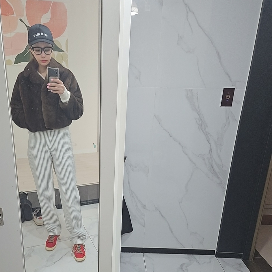 (W) Miu Miu Drill Baseball Cap Black, Puma x Casestudy Suede VTG Chinese Red 착용 스타일 - 3
