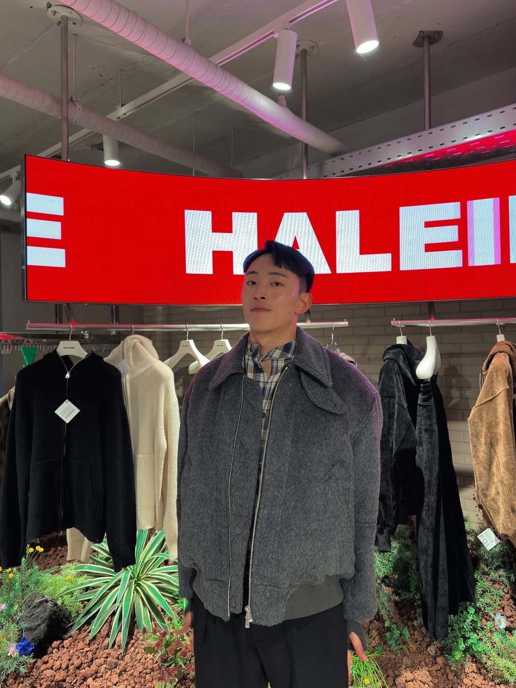 Haleine 3D Alpaca Blouson Grey 착용 스타일