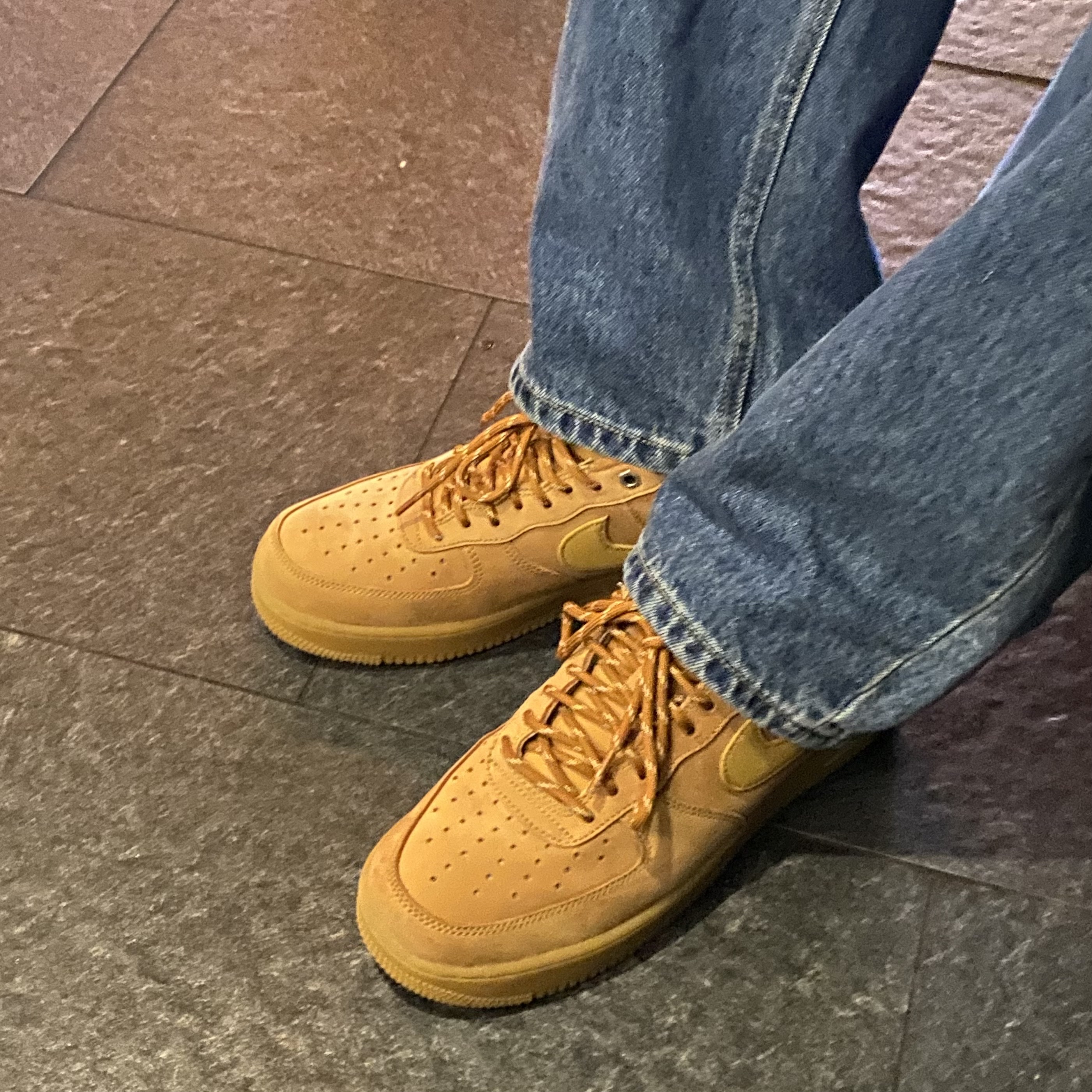 Nike Air Force 1 '07 WB Flax 착용 스타일