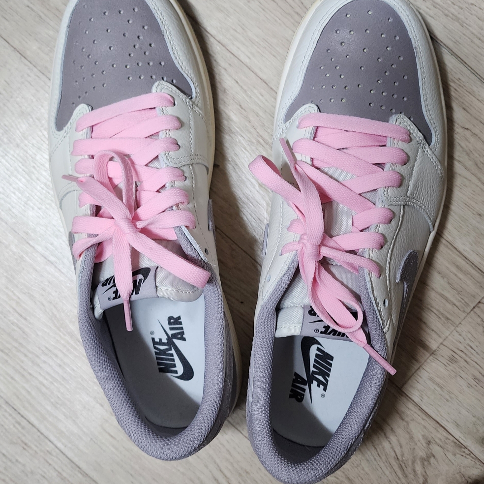 Jordan 1 Retro Low OG Atmosphere Grey 착용 스타일 - 2