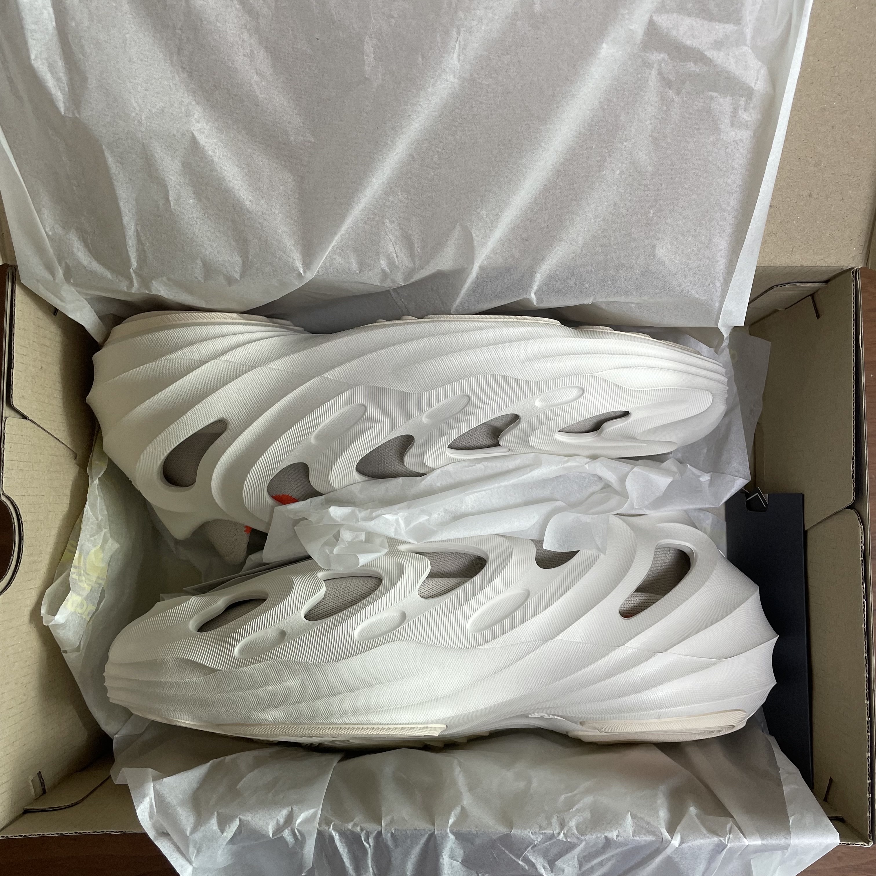 Adidas Adifom Q Off White 착용 스타일