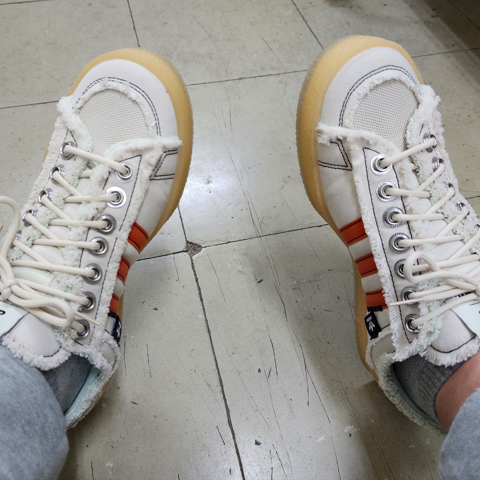 Adidas x Song for the Mute Campus 80s Bliss Core Black 착용 스타일 - 1