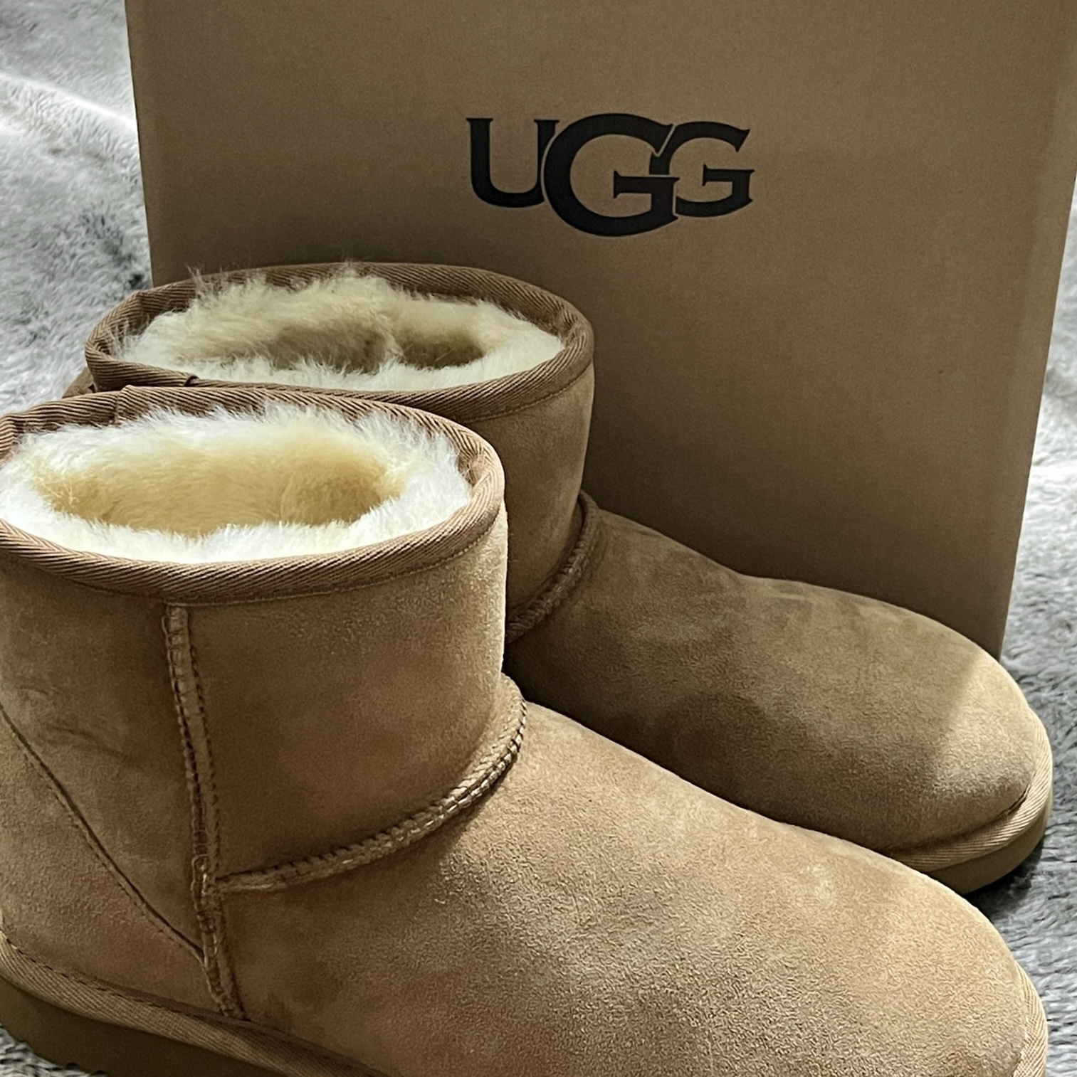 (W) UGG Classic Mini II Boots Chestnut 착용 스타일 - 1
