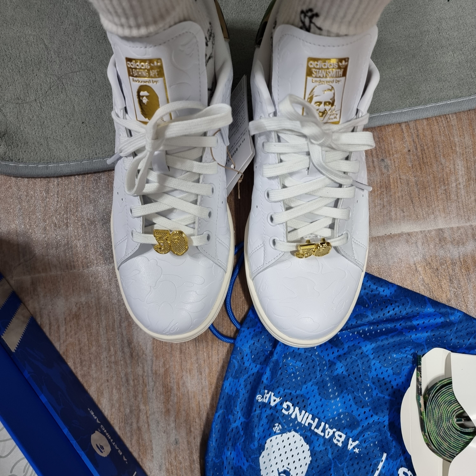 Adidas x BAPE Stan Smith Cloud White Off White 착용 스타일 - 5