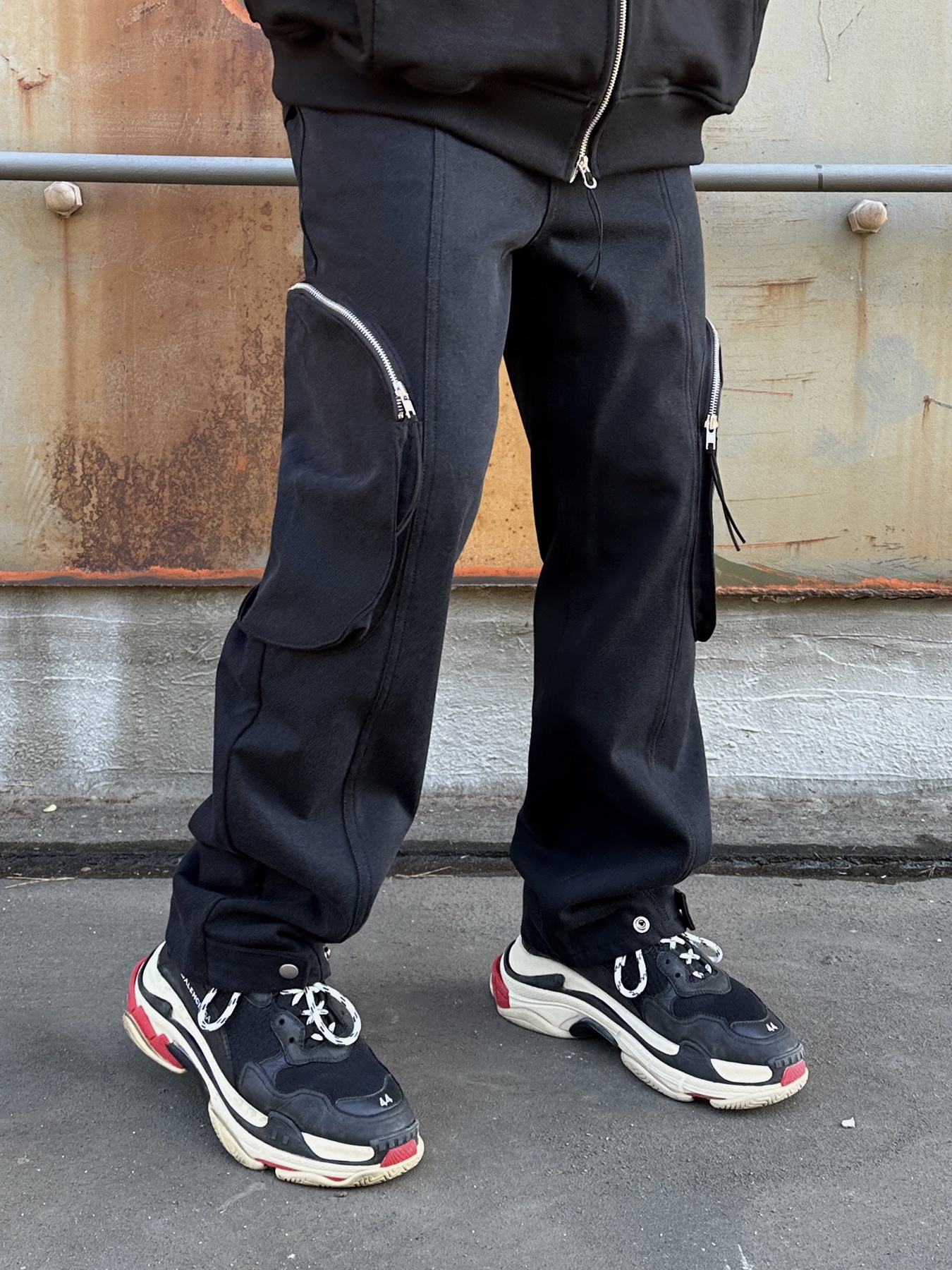 Balenciaga Cargo Sneakers Grey Black Yellow, (W) Balenciaga Cargo Sneakers Grey Black Yellow 착용 스타일 - 1