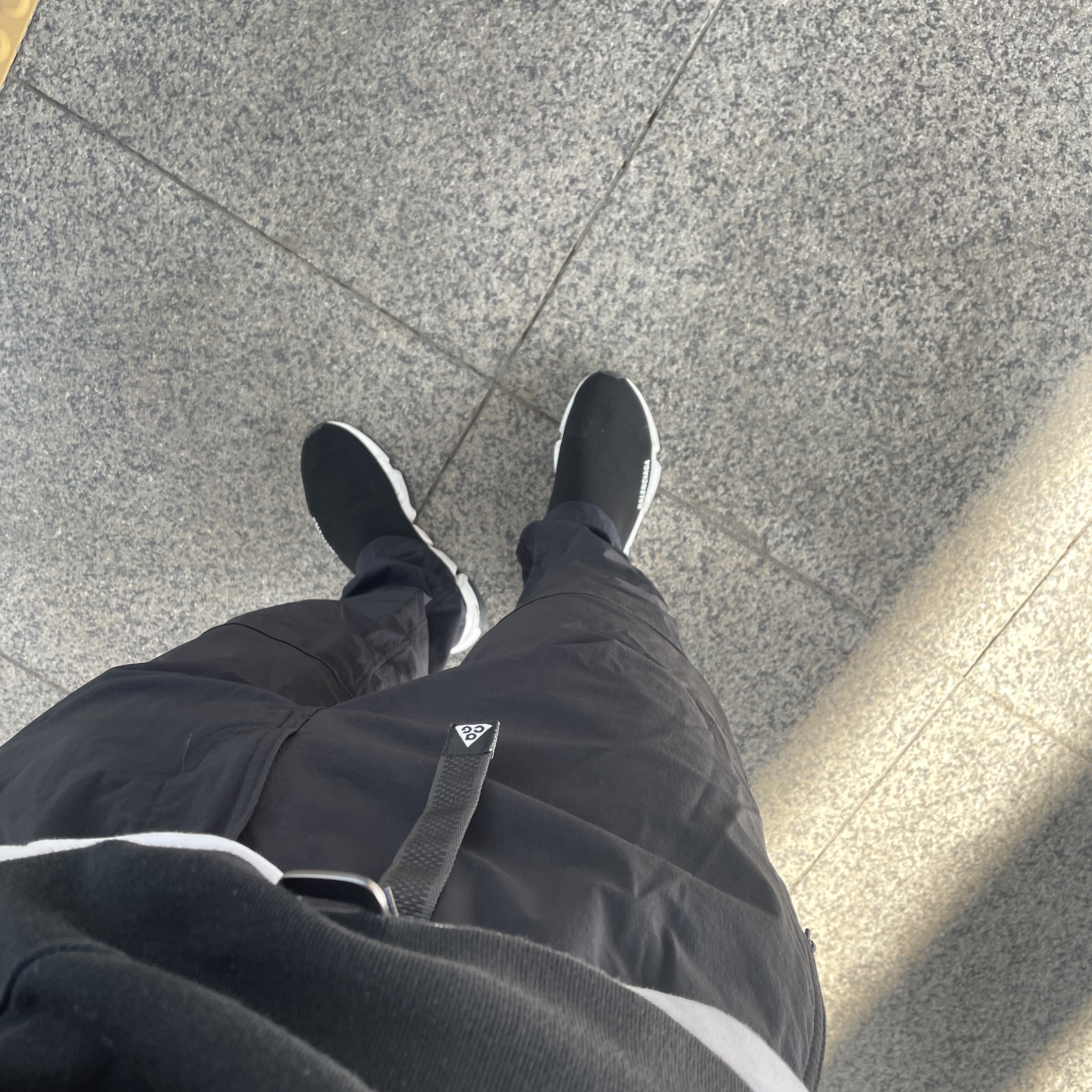 Balenciaga Speed Trainer Black White 2021/2022 착용 스타일 - 2