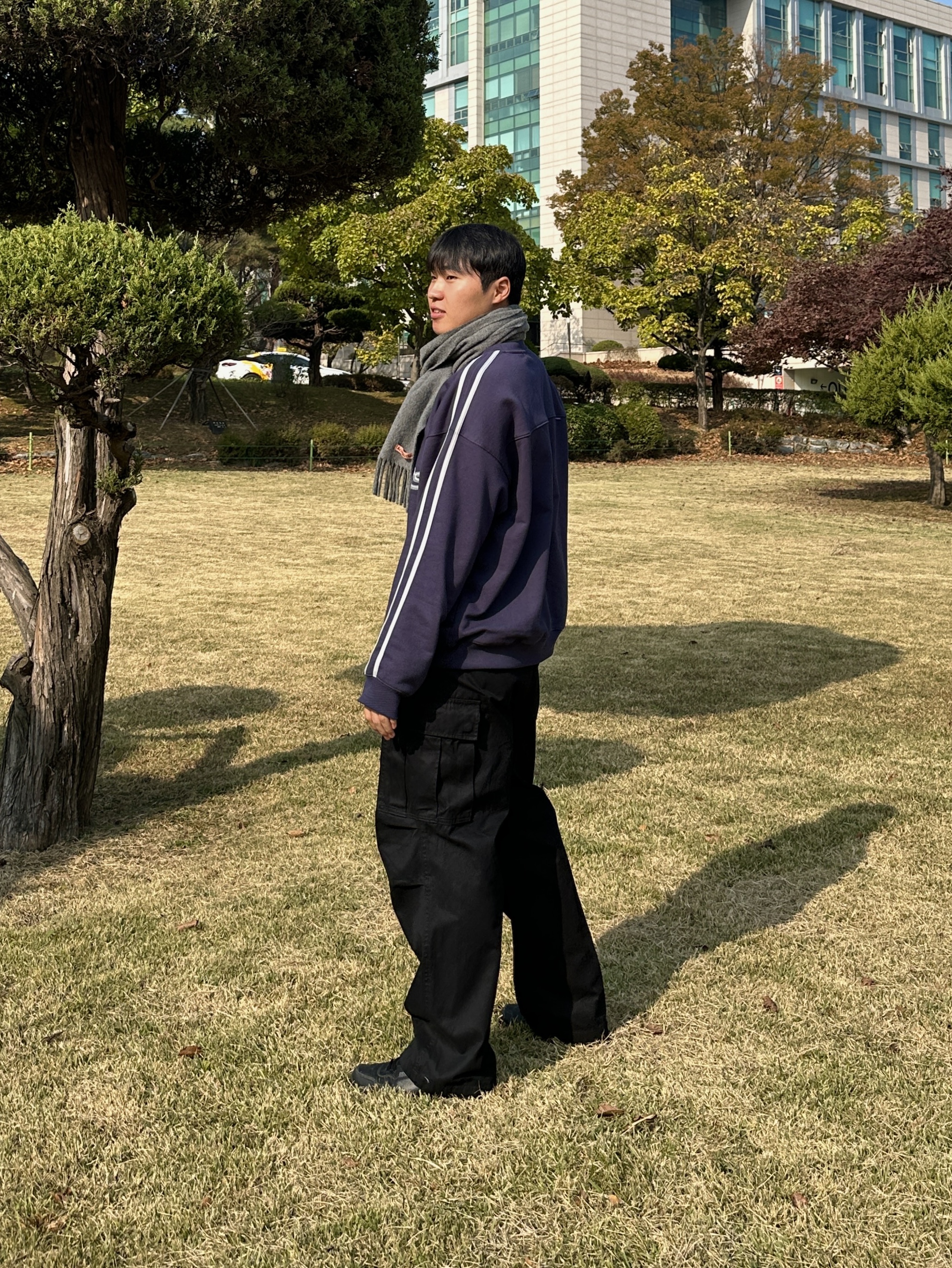 Acne Studios Narrow Wool Fringe Muffler Grey Melange 착용 스타일 - 3