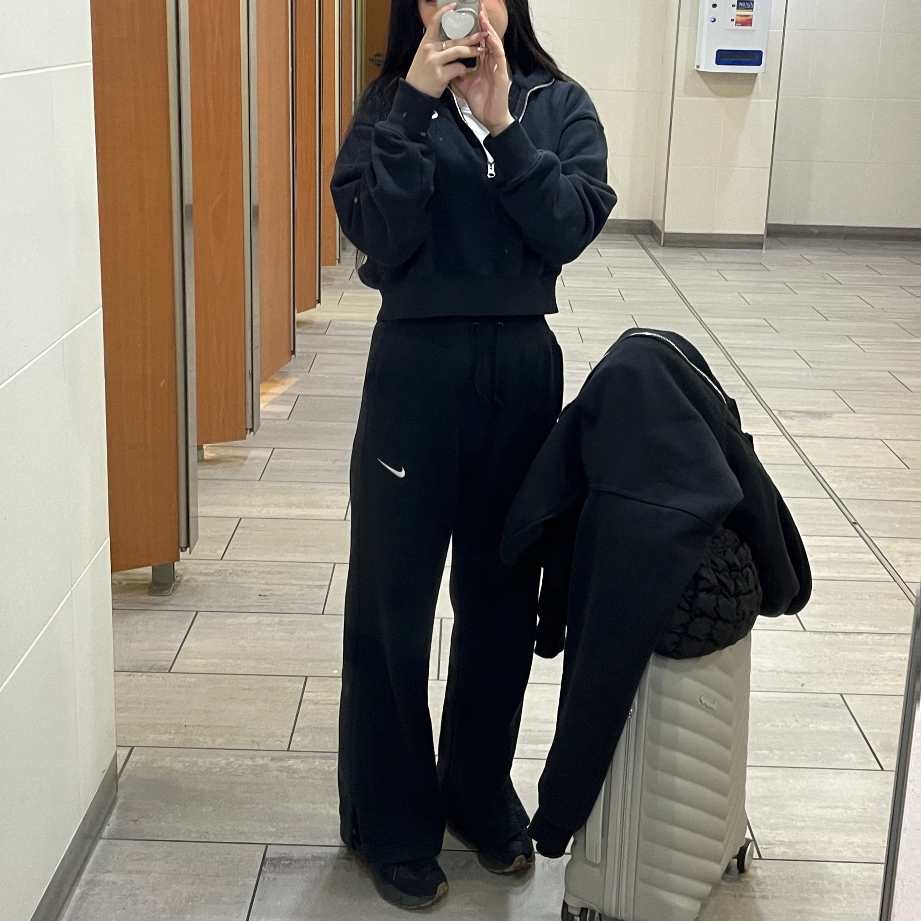 (W) Nike NSW Phoenix Fleece High Waisted Wide Leg Sweatpants Black - US/EU, Nike x Sacai VaporWaffle Black and Gum 착용 스타일