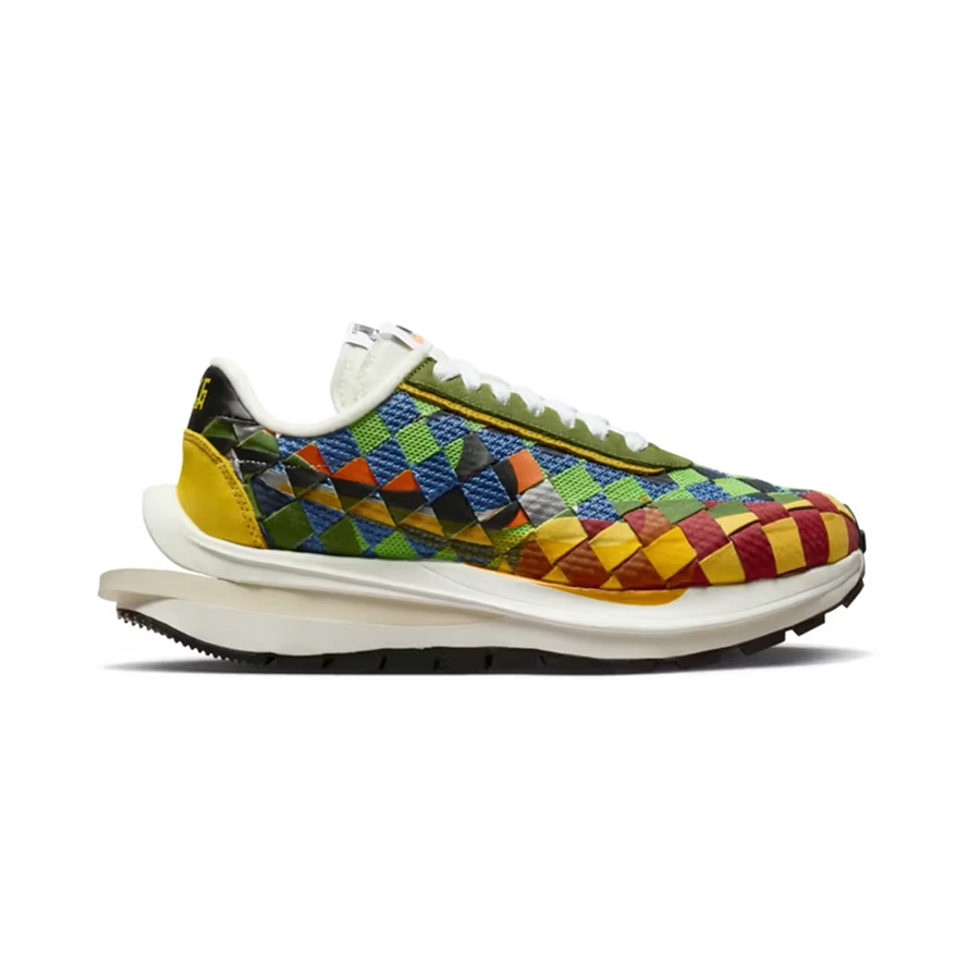 Nike x Sacai x Jean Paul Gaultier LDVaporWaffle Mix Low Green Gusto Safety Orange, Nike x Sacai x Jean Paul Gaultier LDVaporWaffle Mix Low White Sail 착용 스타일 - 2