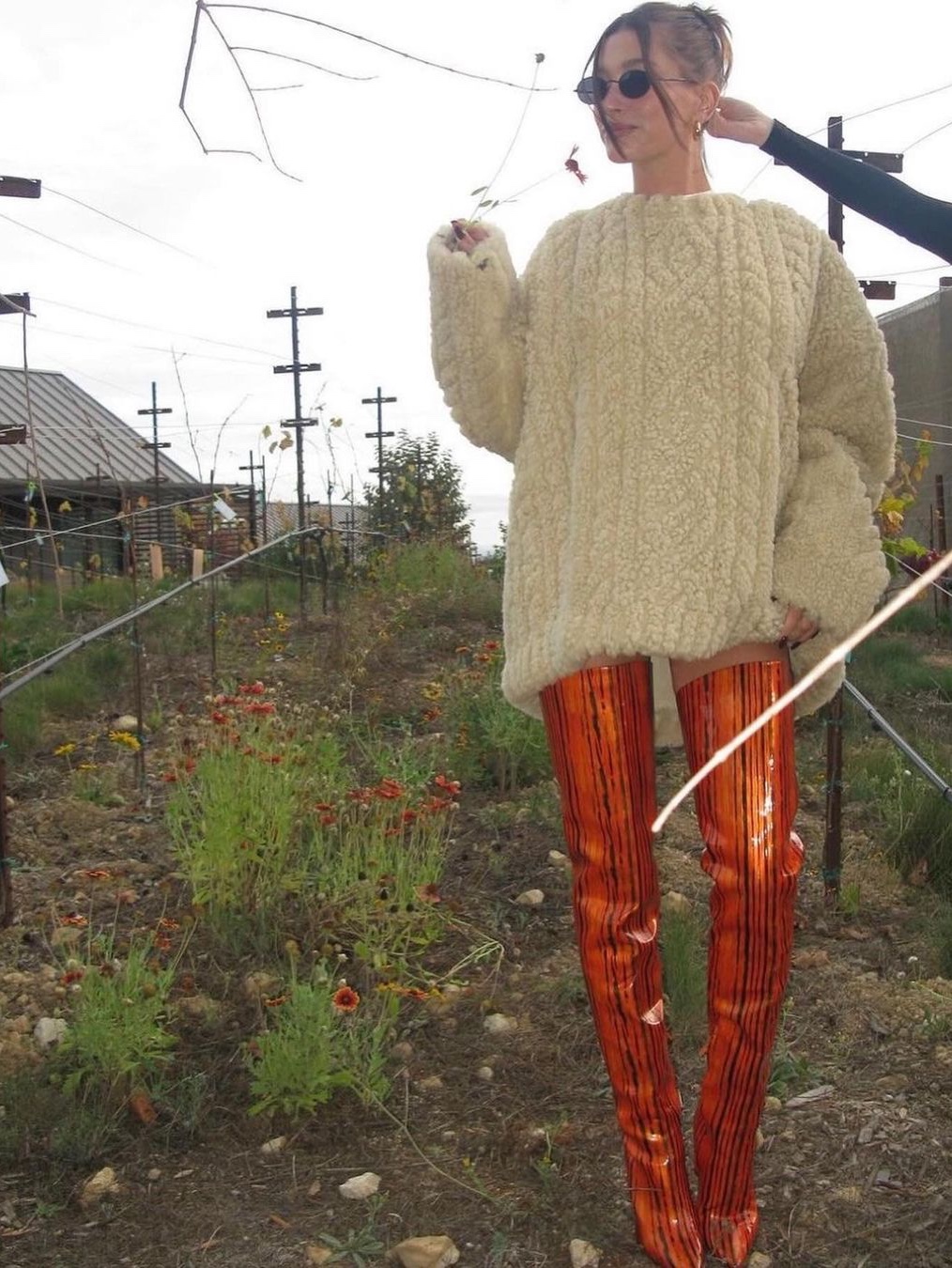 Zara x Ader Error Patchwork Oversize Knit Sweater Cream 착용 스타일 - 3