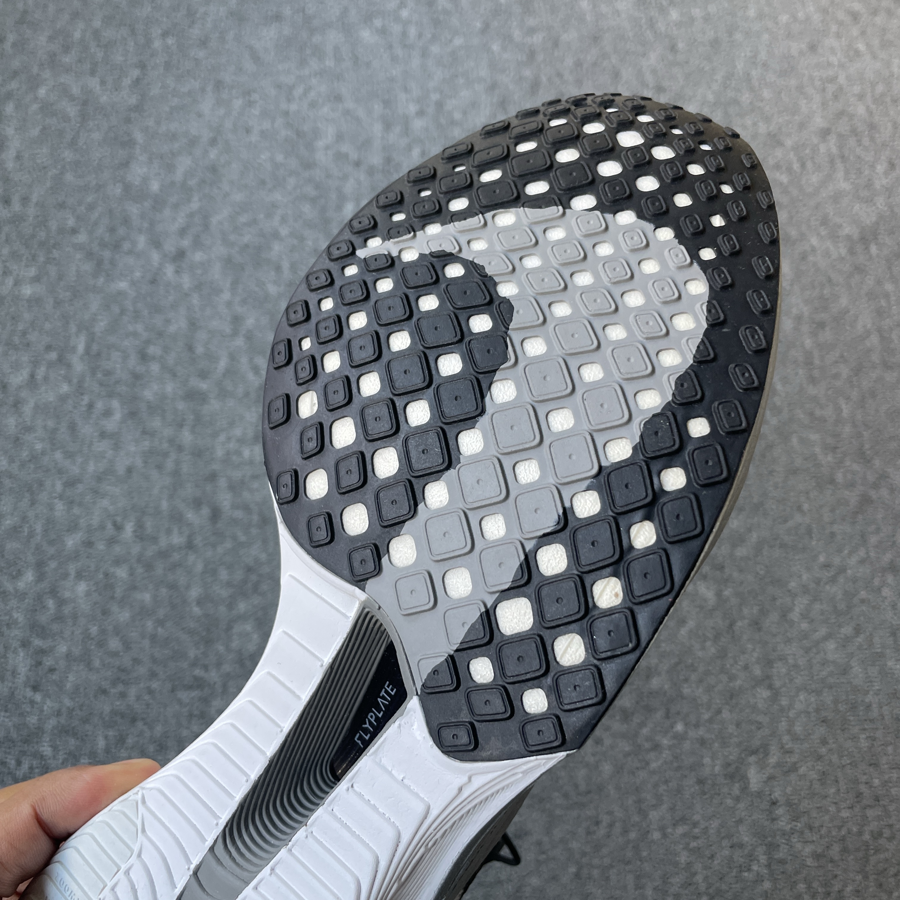 Nike ZoomX Vaporfly Next% 3 White Grey 착용 스타일 - 6