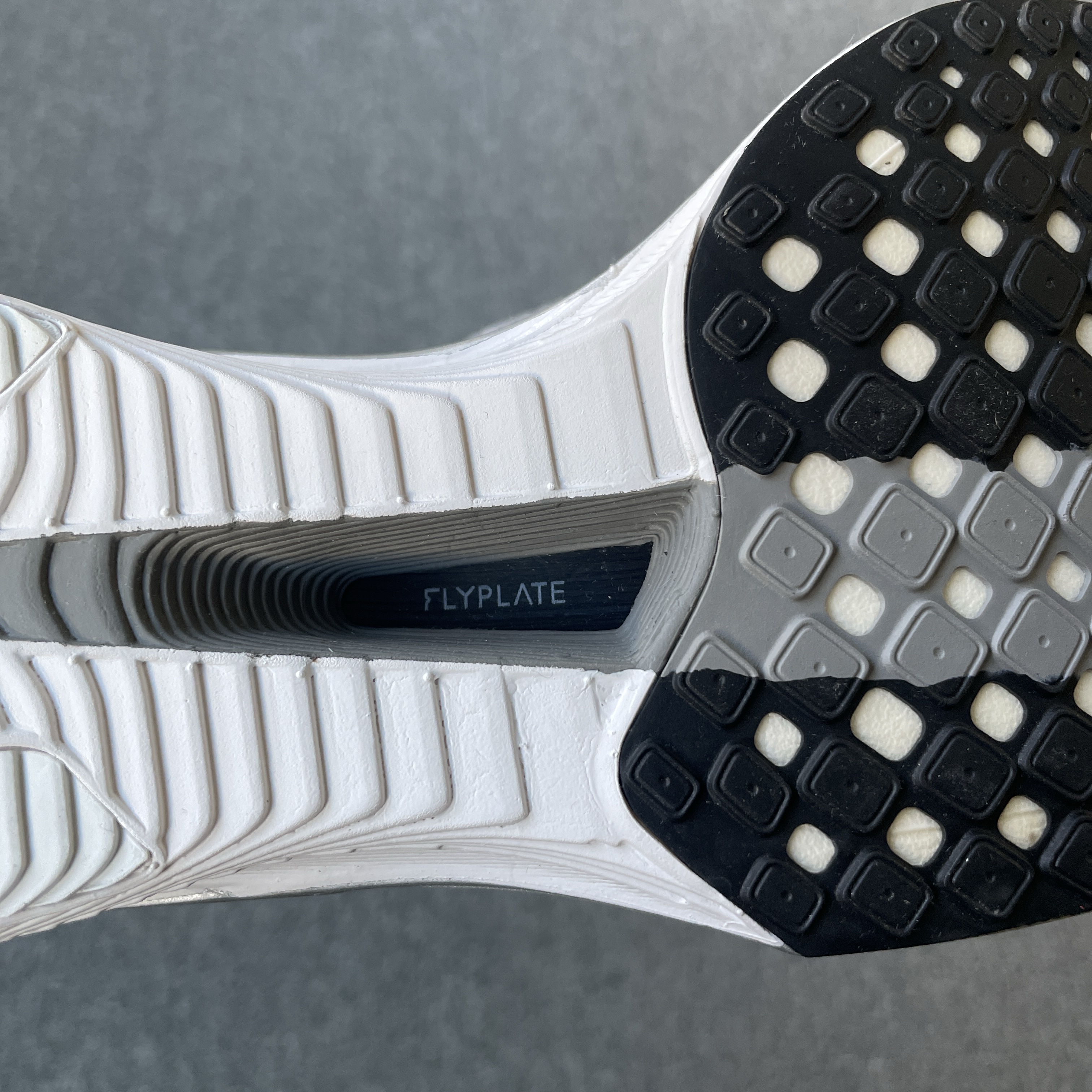 Nike ZoomX Vaporfly Next% 3 White Grey 착용 스타일 - 7