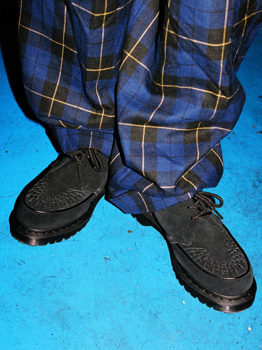 Dr. Martens x Supreme Ramsey Creeper Purple, Dr. Martens x Supreme Ramsey Creeper Black 착용 스타일 - 3
