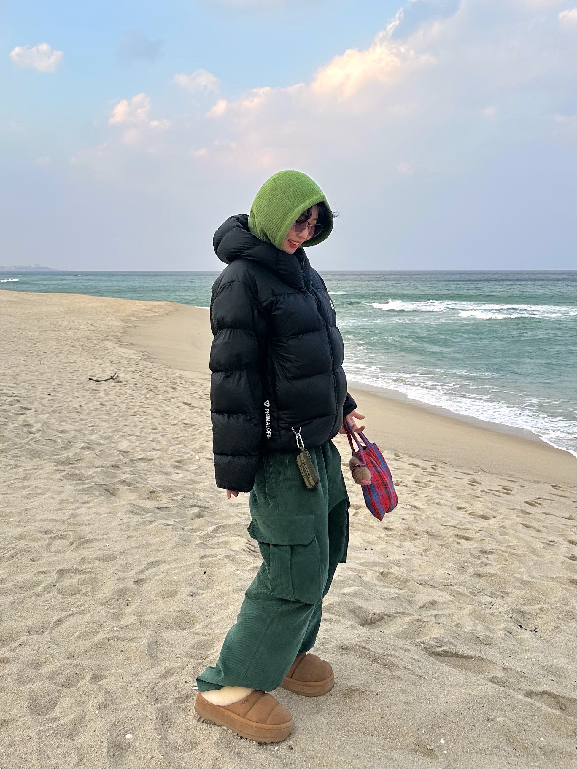 Nike ACG Therma-Fit ADV Lunar Lake Puffer Jacket Black - Asia, (W) UGG Tazzlita Chestnut 착용 스타일 - 2