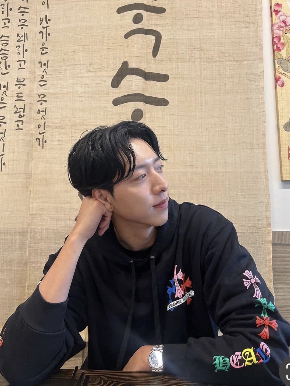 Chrome Hearts Horseshoe Floral Heavyweight Zip-Up Hoodie Black, Chrome Hearts Horseshoe Hoodie Black - Tokyo Exclusive 착용 스타일 - 4