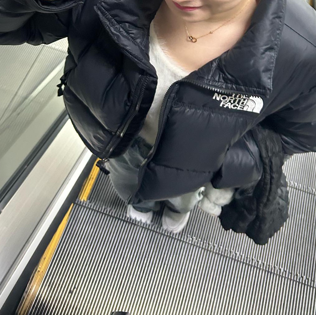 (W) The North Face Nuptse Short Jacket Black 착용 스타일