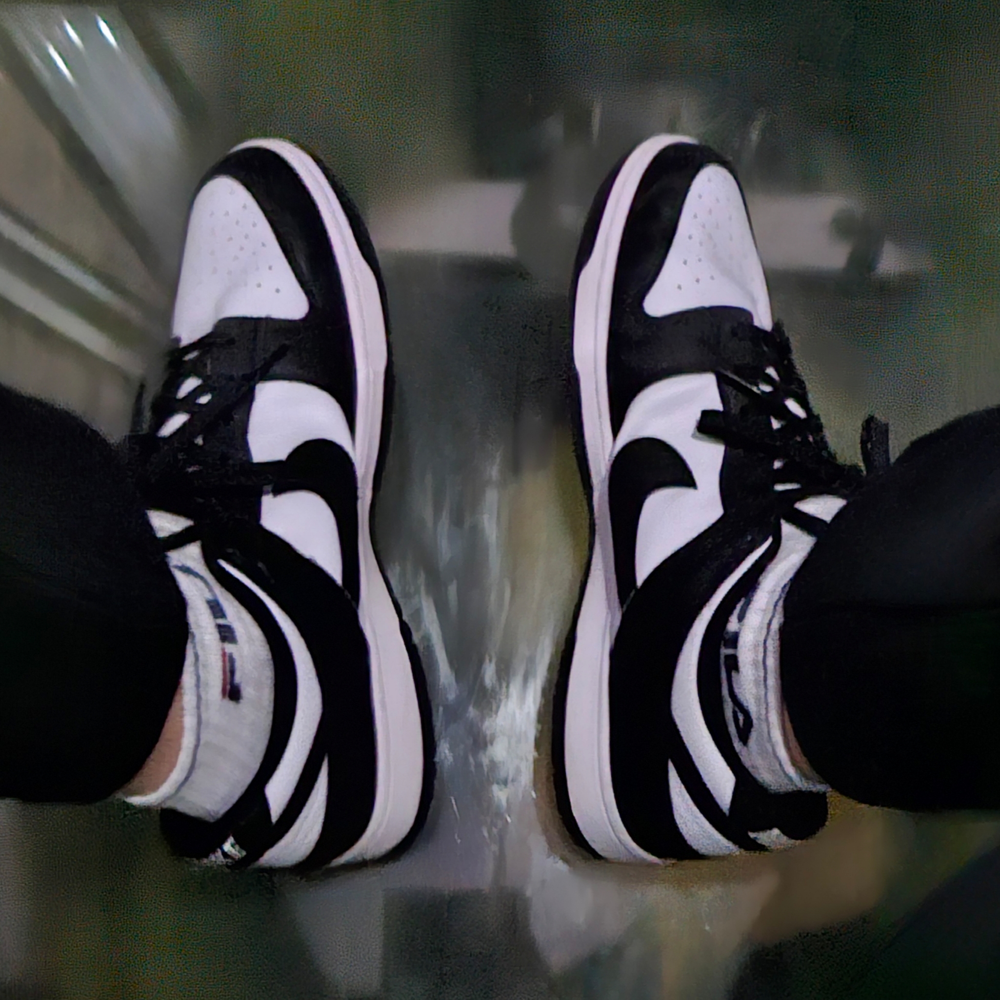 Nike Dunk Low Retro Black 착용 스타일 - 1