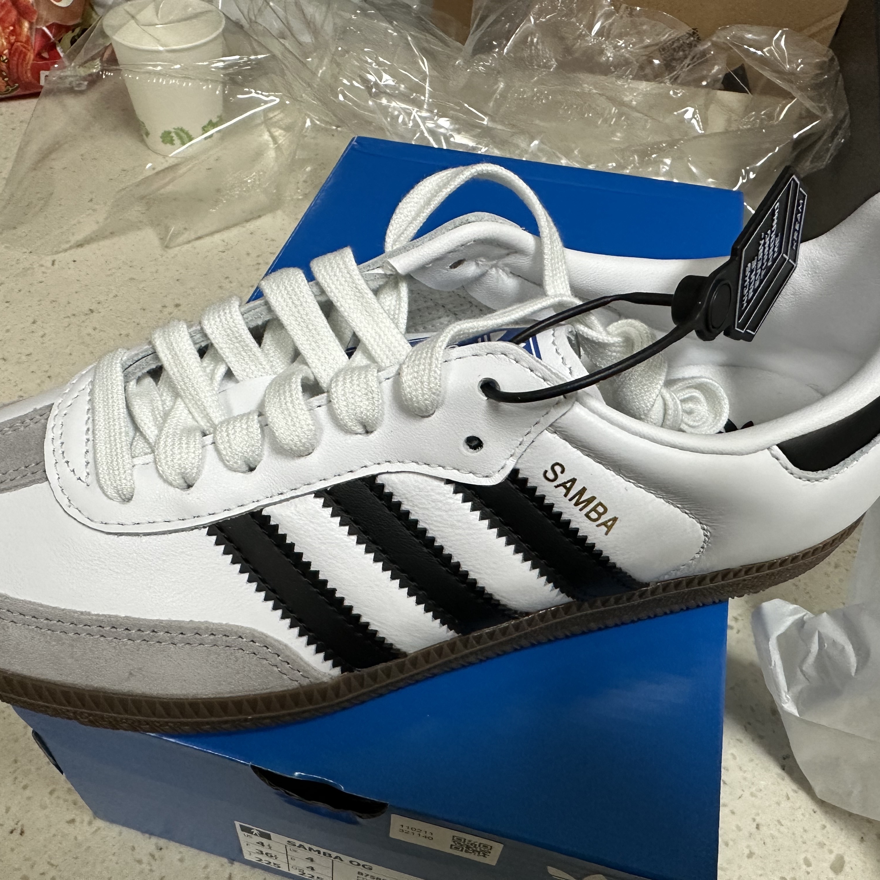Adidas Samba OG Cloud White 착용 스타일 - 2