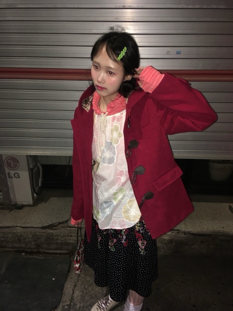 Sou Sou Canvas Soft Gamaguchi Bag Large Black (with 110cm Black Leather Strap) 착용 스타일 - 1