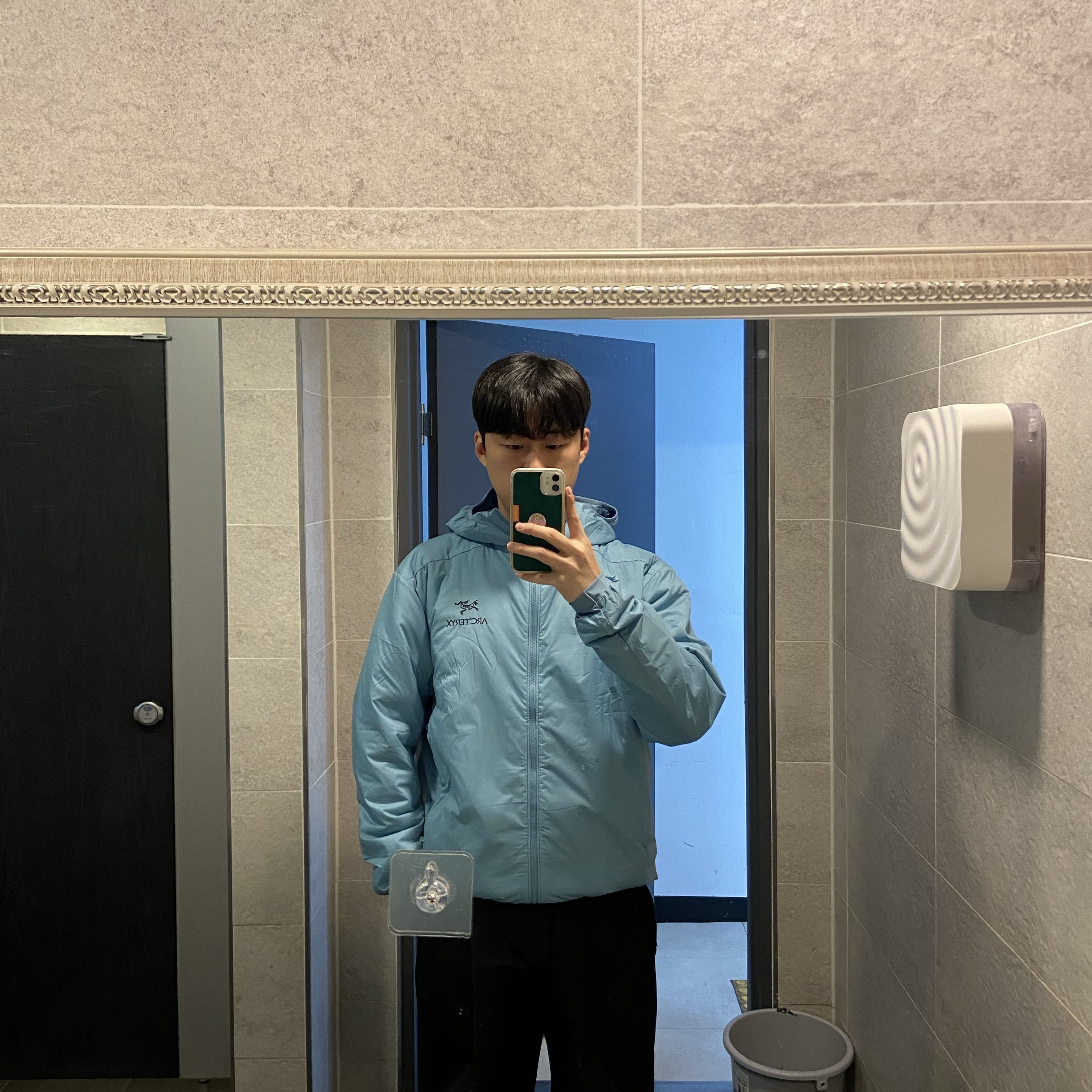 Arc'teryx Atom LT Hoody Solace 착용 스타일