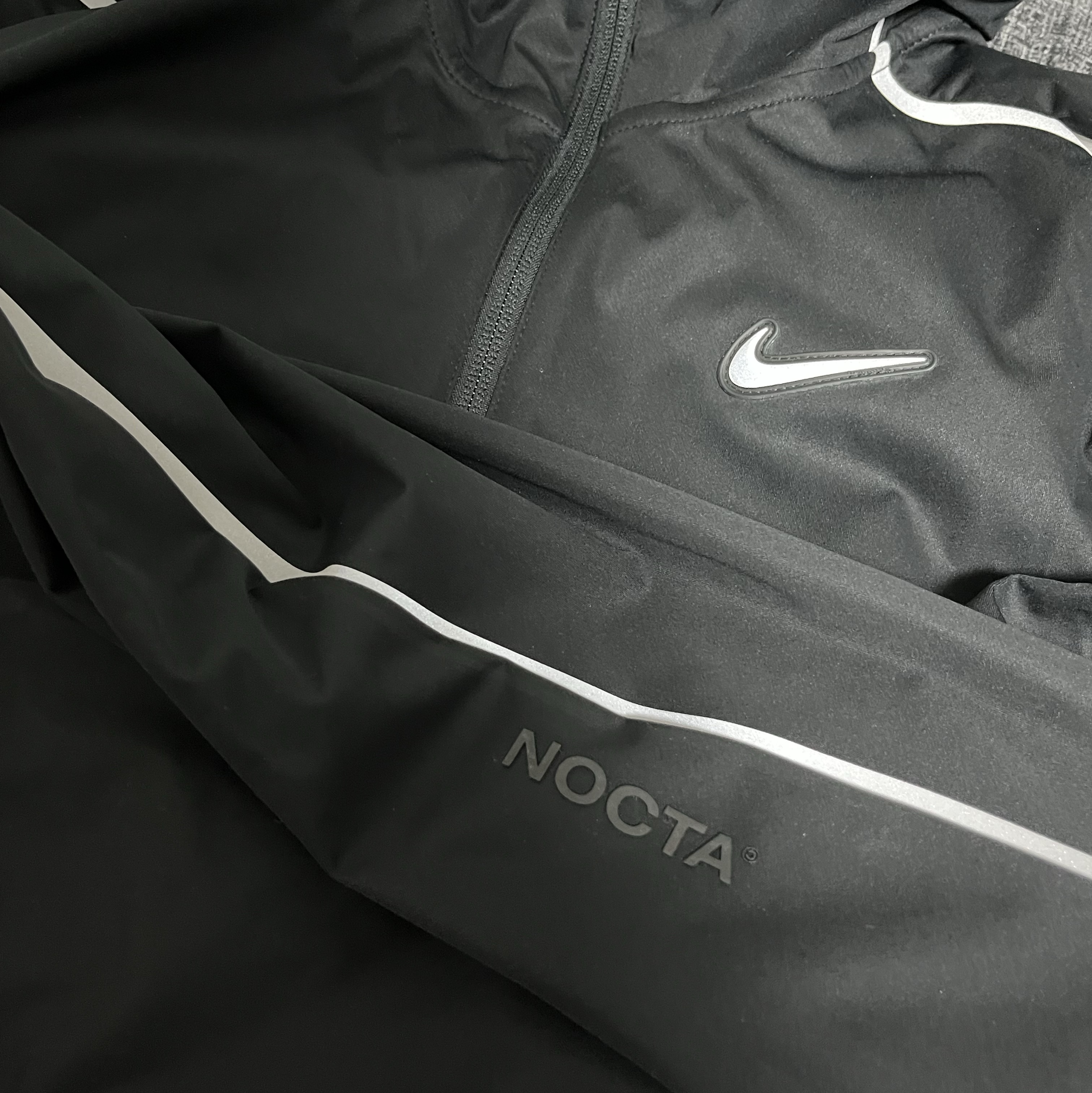 Nike x Drake Nocta Basketball Warmup Jacket Black (DV3661-010) 착용 스타일 - 1