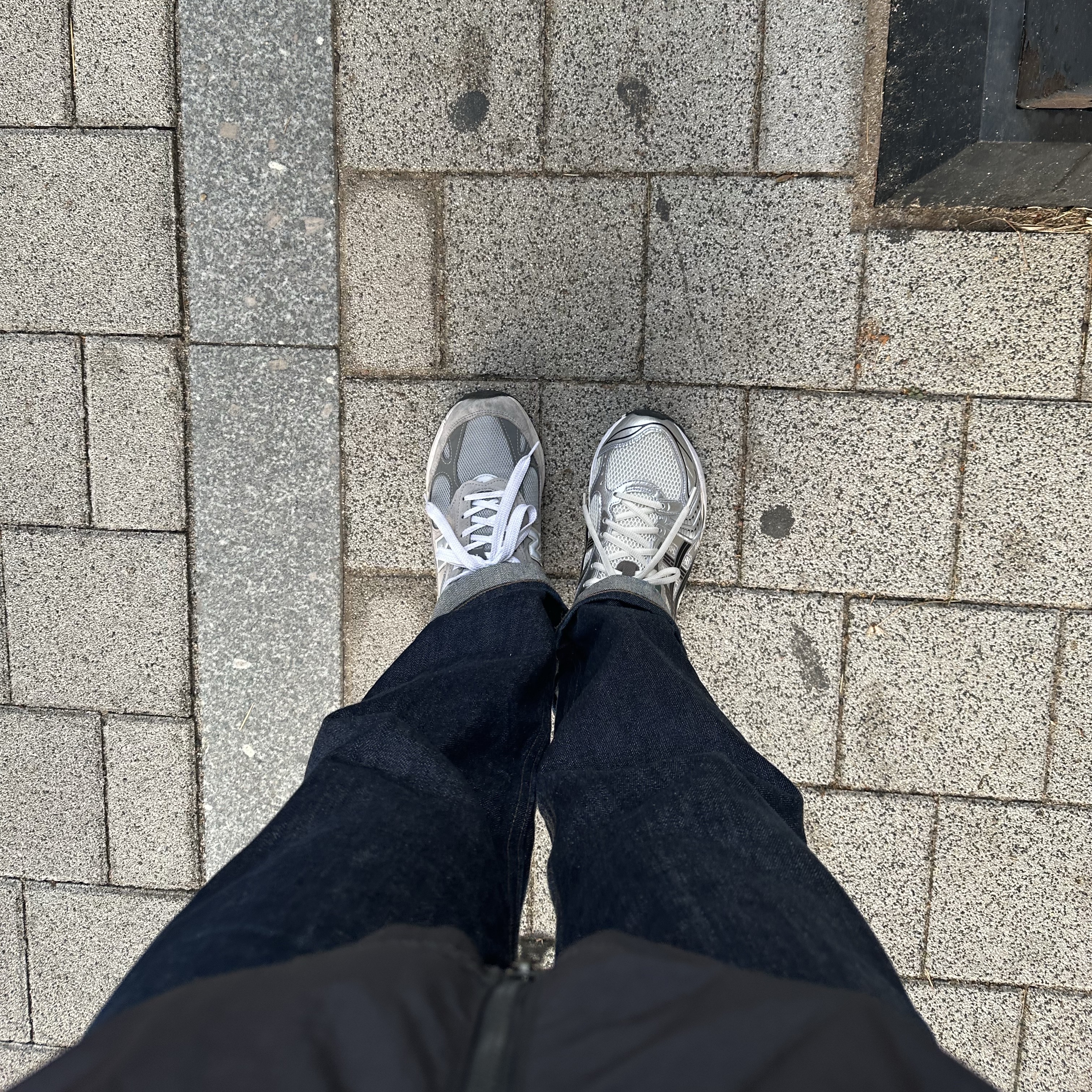 Asics Gel-Kayano 14 Cream Black 착용 스타일