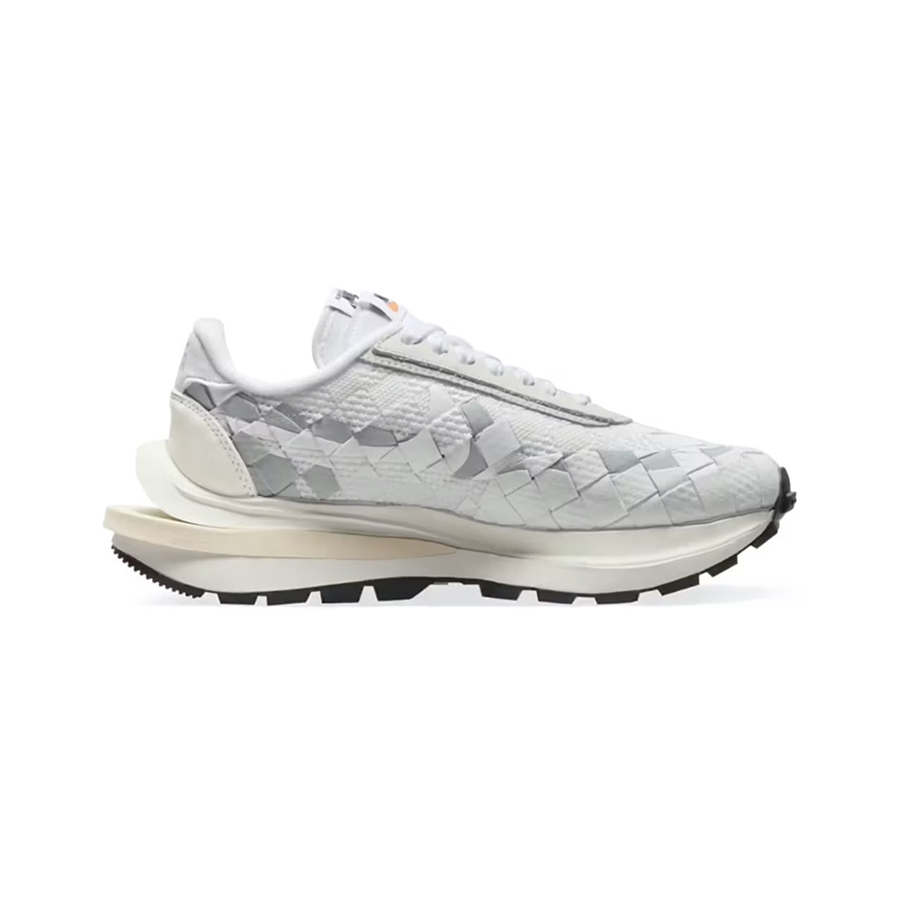 Nike x Sacai x Jean Paul Gaultier LDVaporWaffle Mix Low Green Gusto Safety Orange, Nike x Sacai x Jean Paul Gaultier LDVaporWaffle Mix Low White Sail 착용 스타일 - 3