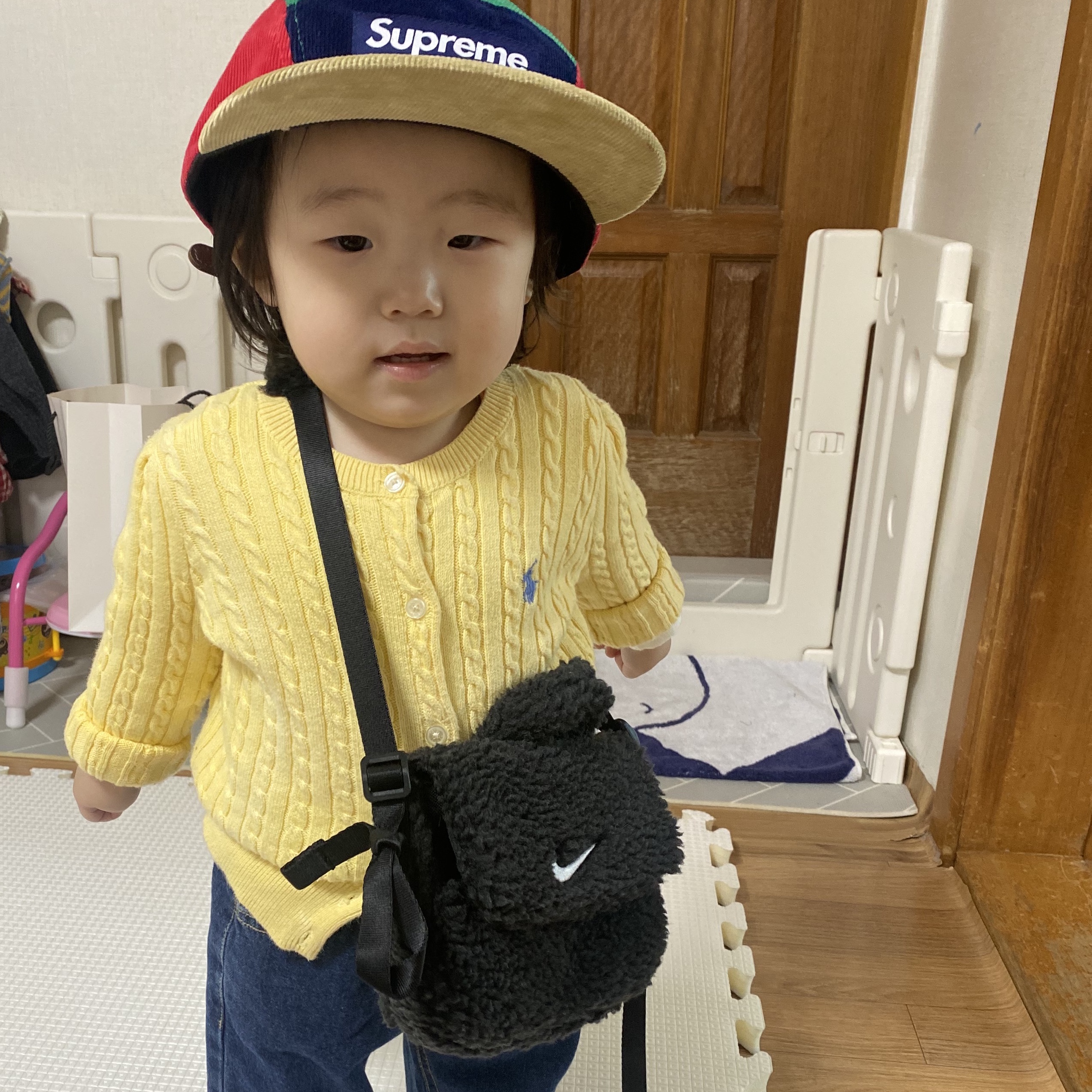 Supreme Corduroy Camp Cap Multicolor - 23FW, (Kids) Nike NSW Faux Fur Crossbody Bag Black 착용 스타일 - 2