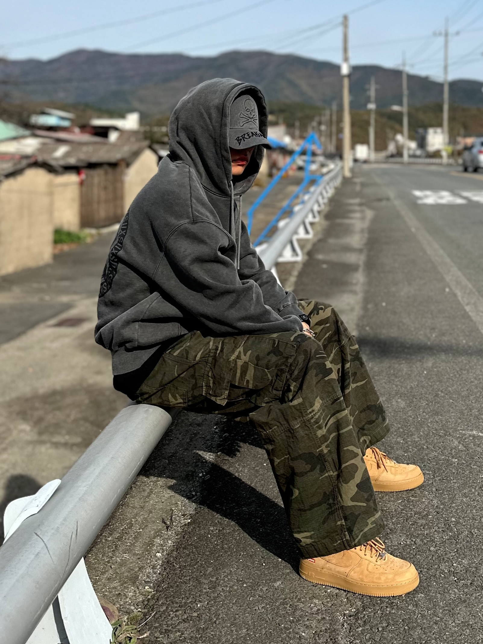 Nike x Supreme Air Force 1 Low Flax 착용 스타일 - 2