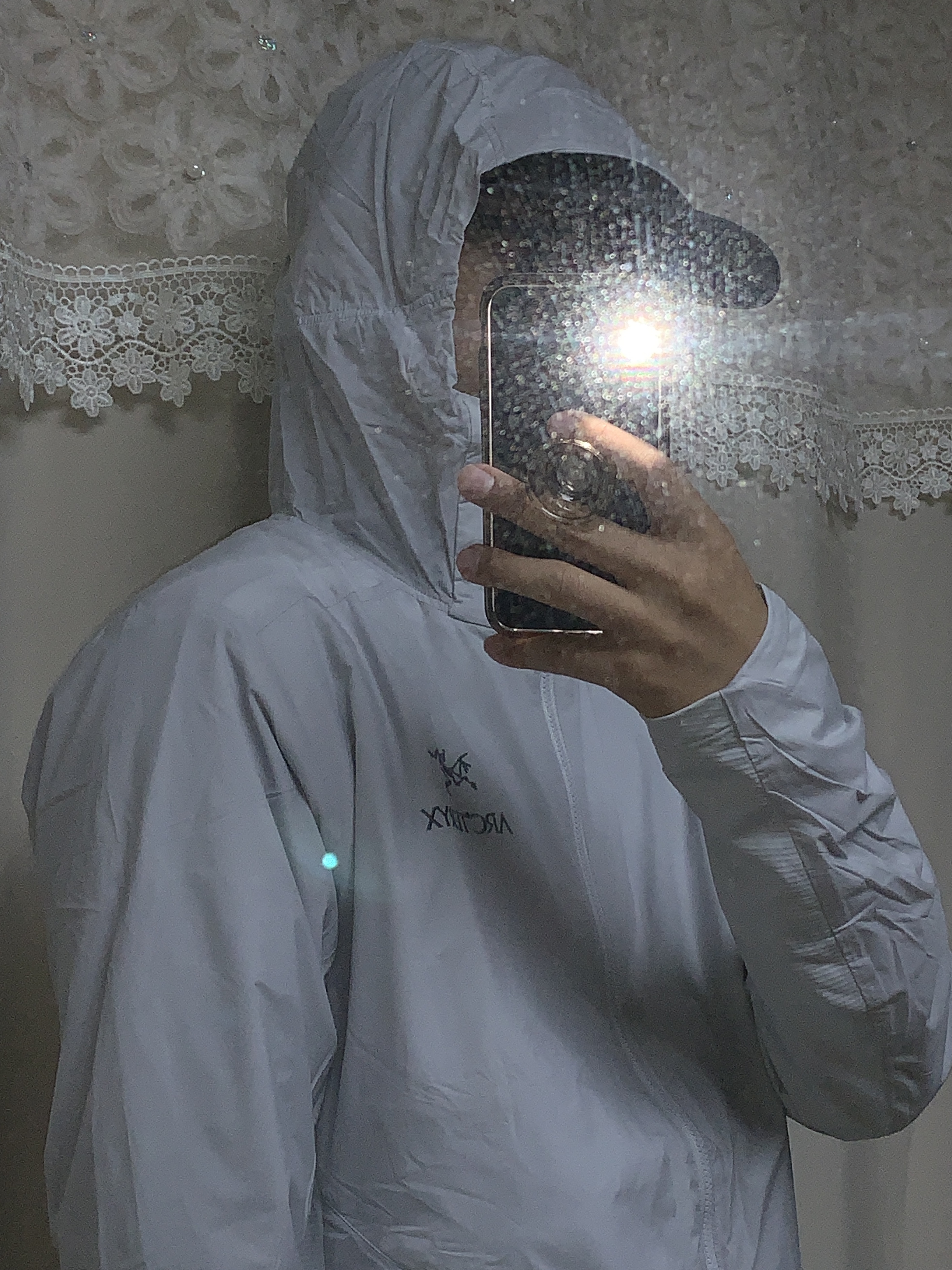 Arc'teryx Atom SL Hoody Solitude 착용 스타일