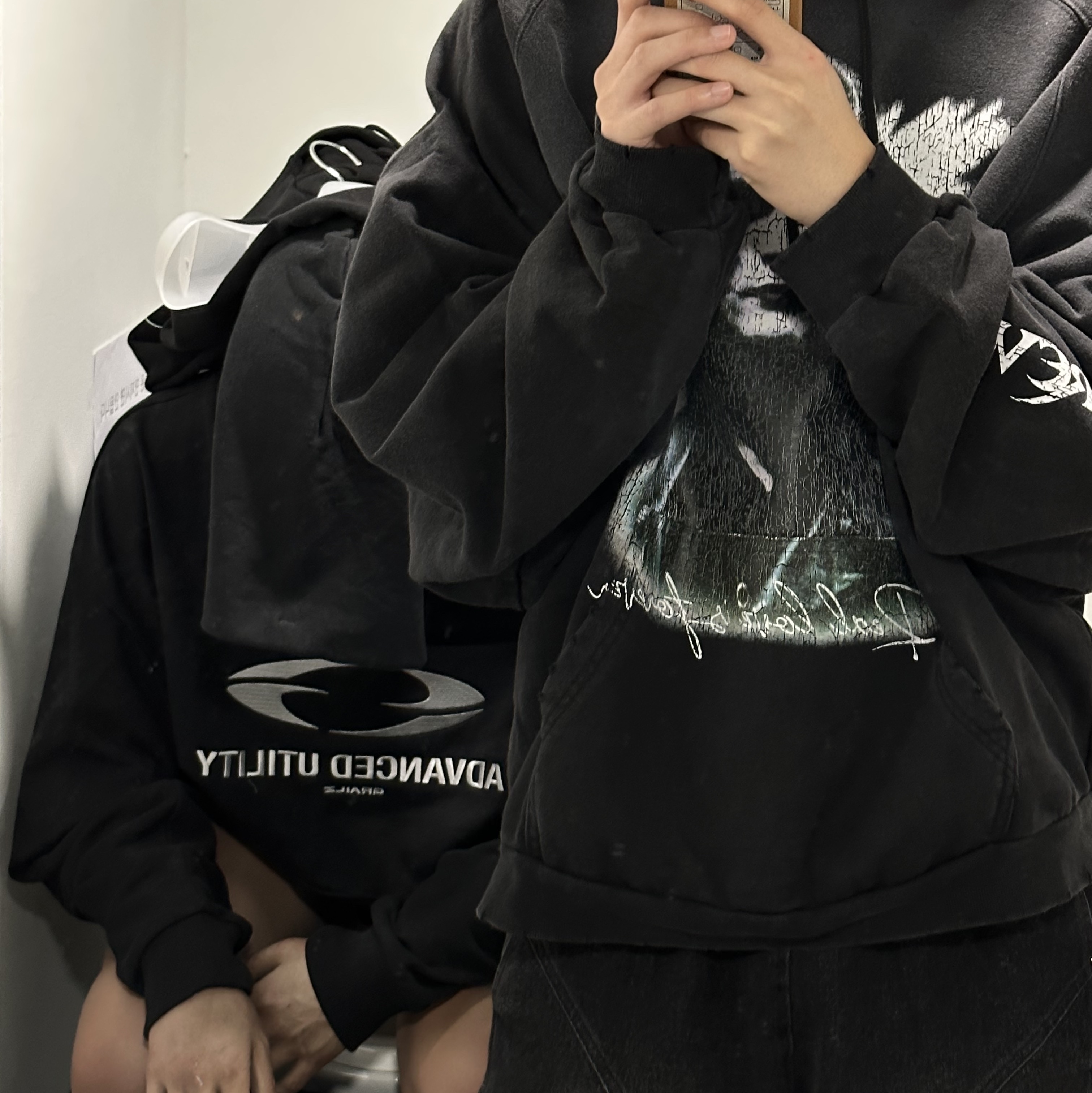 Balenciaga 3XL Sneakers Light Beige, Project G/R Crow Worldtour Hoodie Washed Black 착용 스타일 - 5