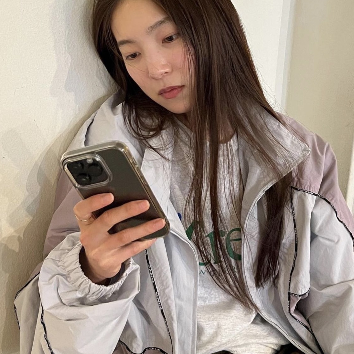 Supreme Logo Piping Hooded Track Jacket Grey - 23FW 착용 스타일