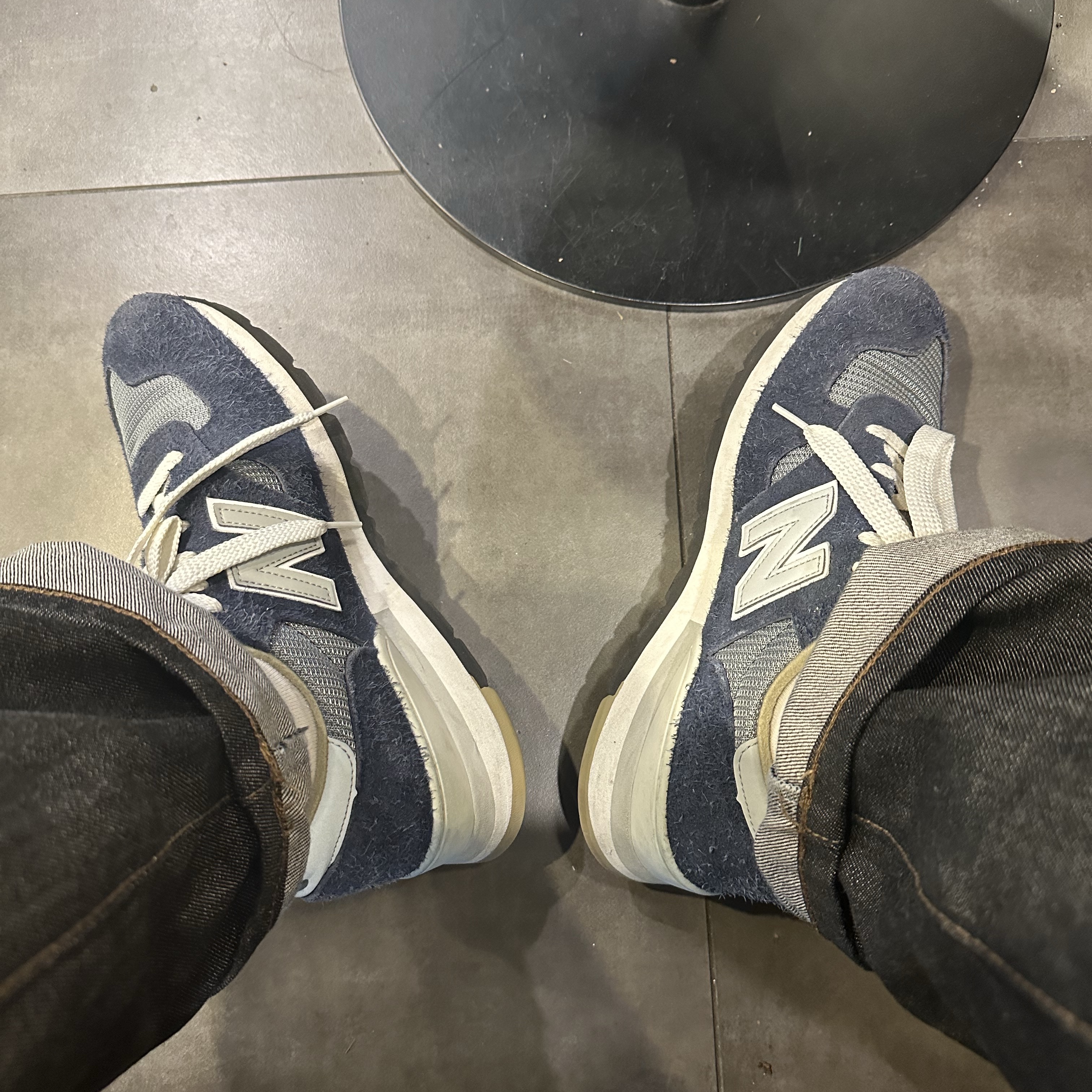 New Balance x Carhartt WIP 990v1 Made in USA Sculpture Center 착용 스타일
