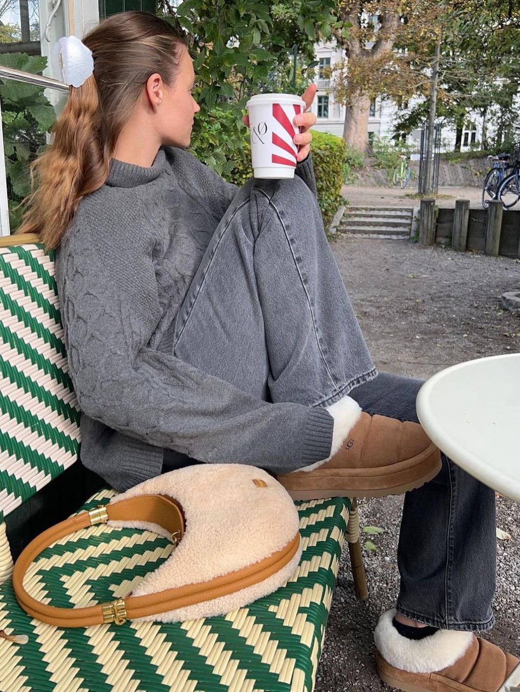 Zara x Ader Error Patchwork Oversize Knit Sweater Cream 착용 스타일 - 6