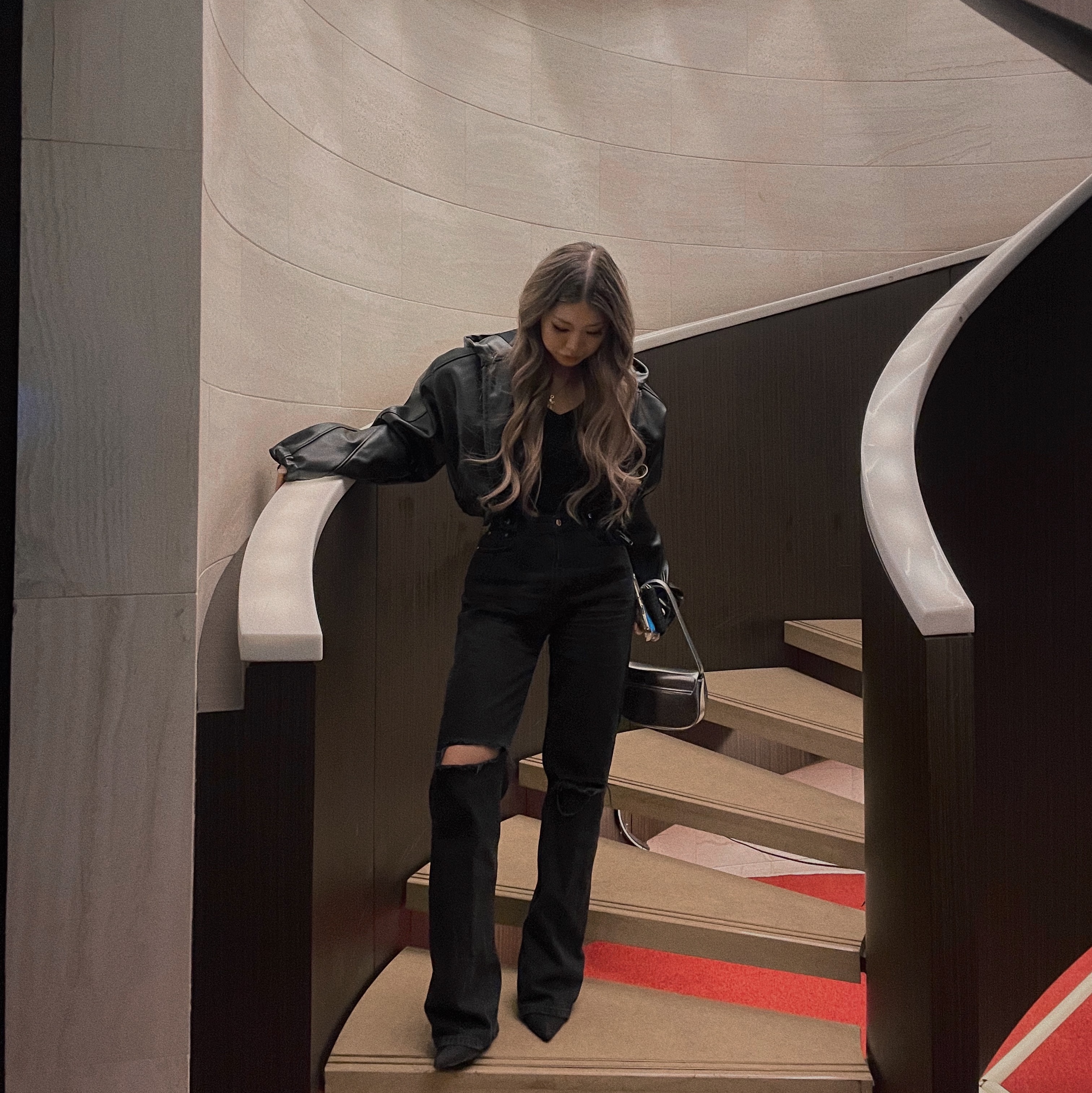 (W) Khy Faux Leather Cropped Hooded Jacket Black, Diesel 1DR Shoulder Bag in Mirrored Leather Silver 착용 스타일