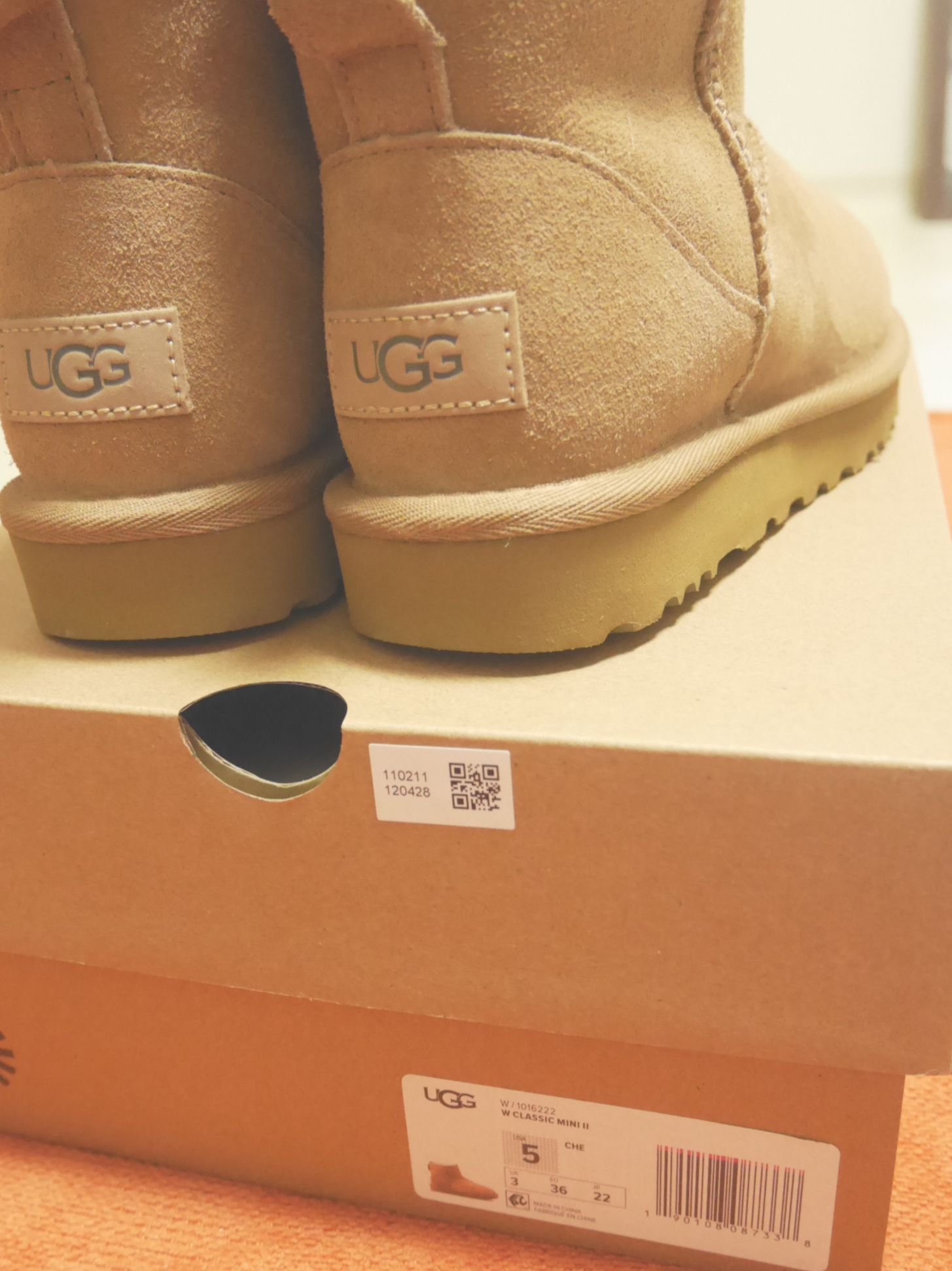 (W) UGG Classic Mini II Boots Chestnut 착용 스타일 - 3