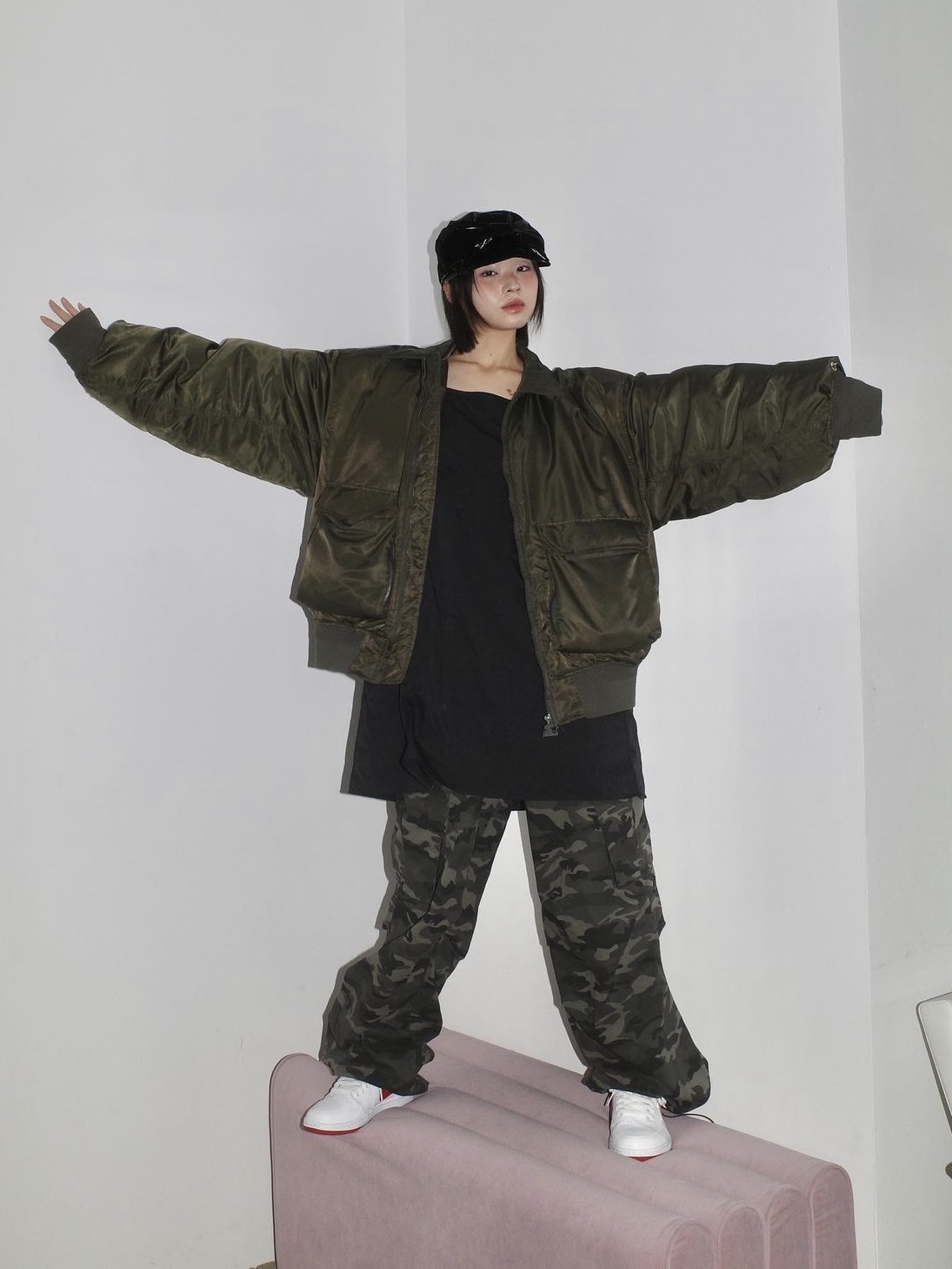 Kyo Camouflage Double Pocket Cargo Pants 착용 스타일