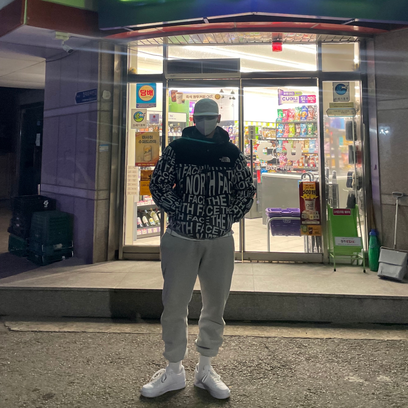 Nike Air Force 1 '07 Fresh White, The North Face White Label Novelty Nuptse Down Jacket P Black 착용 스타일
