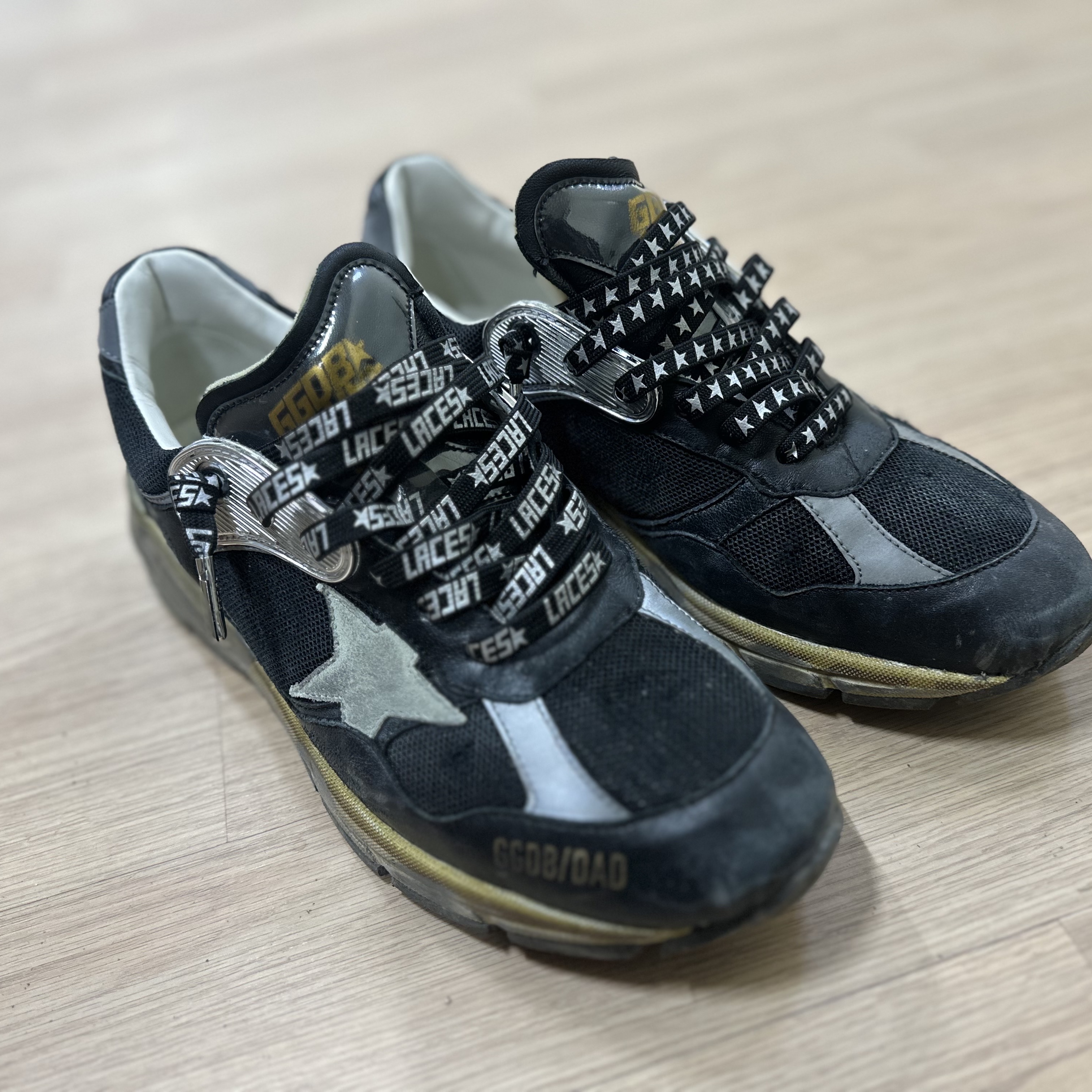 Golden Goose Mesh and Nappa Leather Dad-Star Sneakers Black Ice Gray 착용 스타일