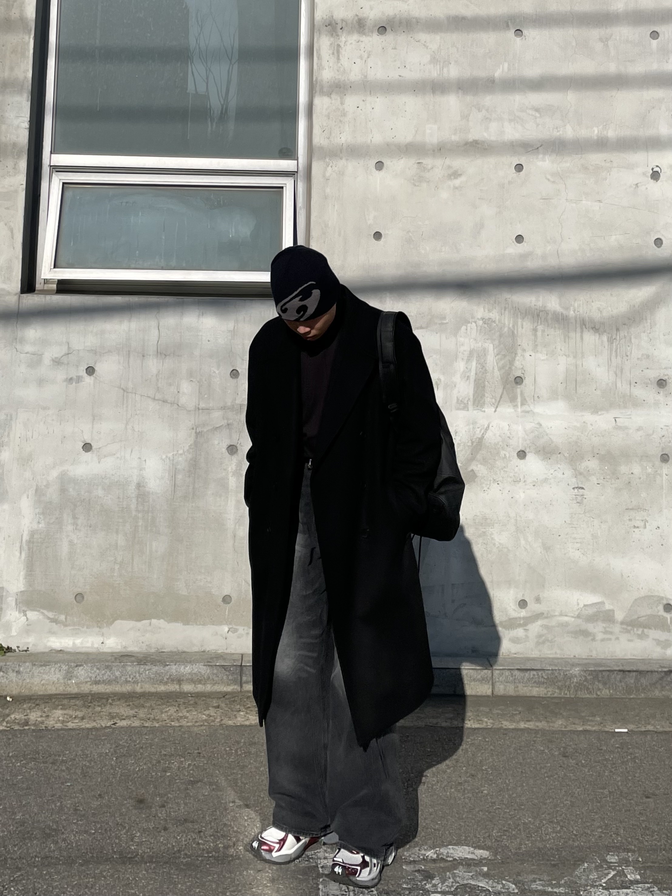 Balenciaga Runner Sneakers Grey Burgundy, Sansan Gear Logo Beanie Black - 22FW 착용 스타일 - 1