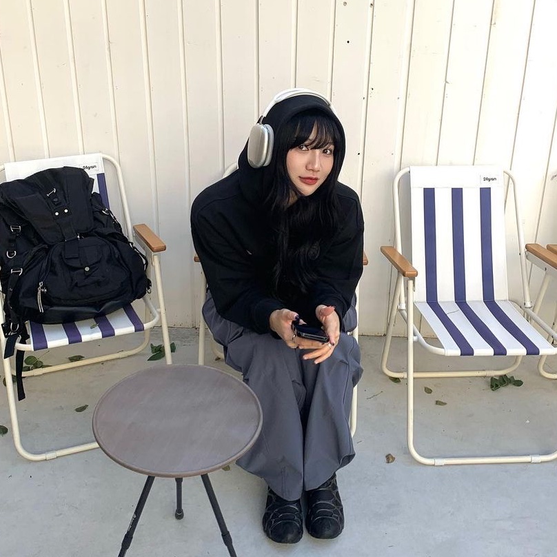 Opening Project Team Play Hoodie Black, Art of Field Egg Pocket Parachute Pants Dusty Blue 착용 스타일 - 3