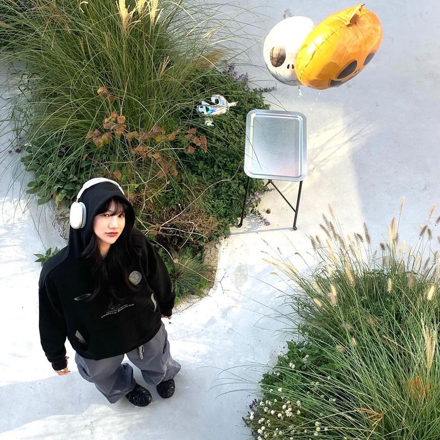 Opening Project Team Play Hoodie Black, Art of Field Egg Pocket Parachute Pants Dusty Blue 착용 스타일 - 2