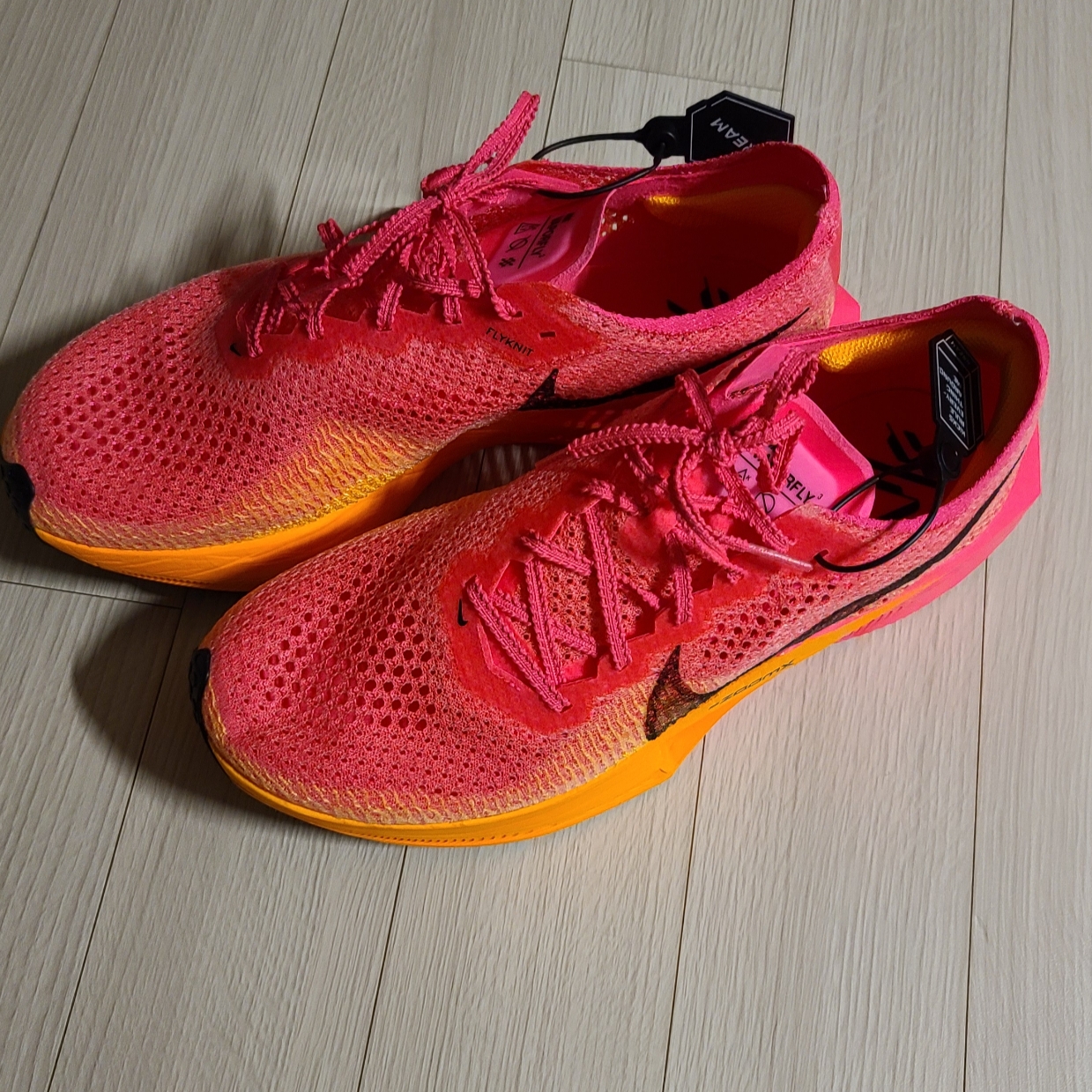 Nike ZoomX Vaporfly Next% 3 Hyper Pink 착용 스타일