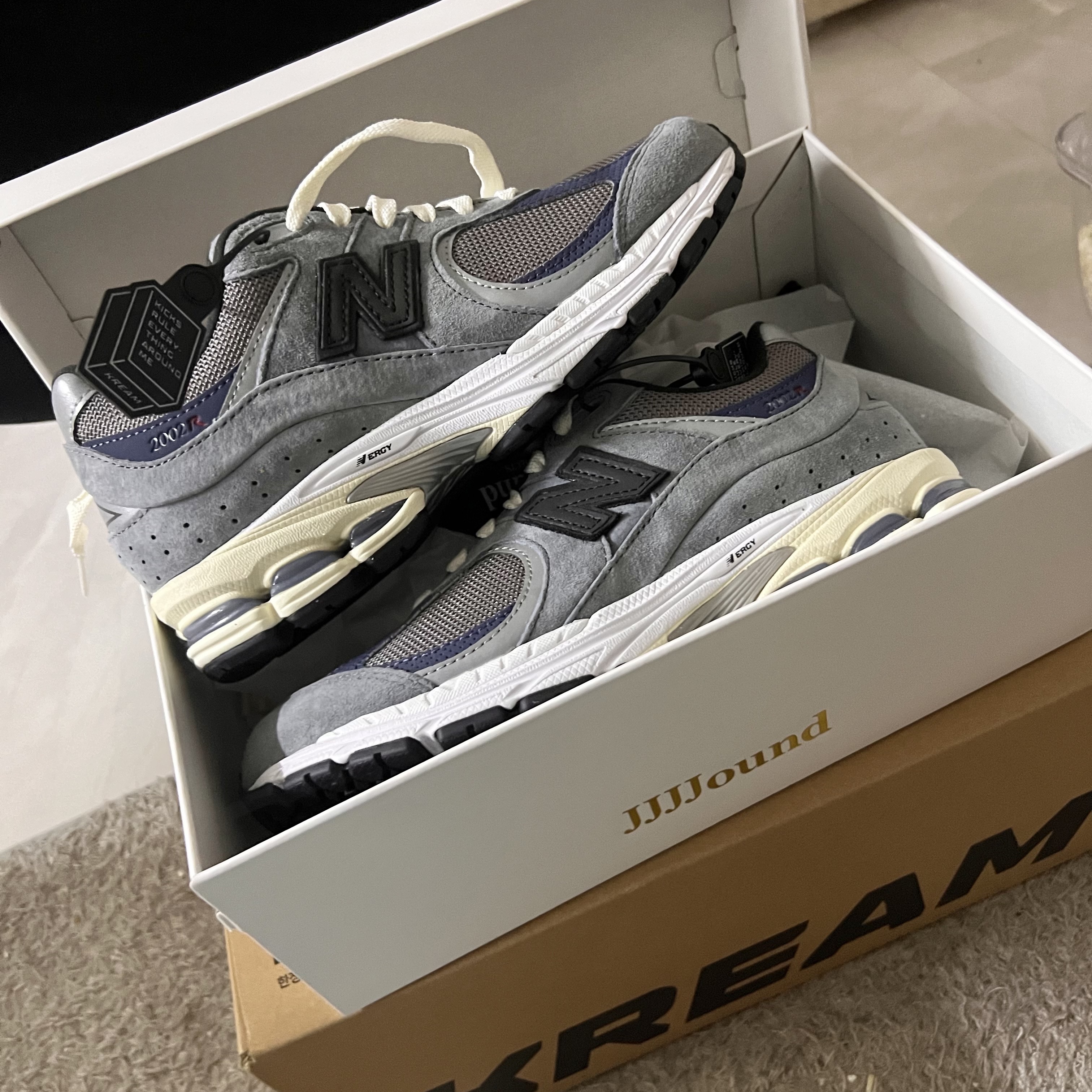 New Balance x JJJJound 2002R Storm Blue 착용 스타일
