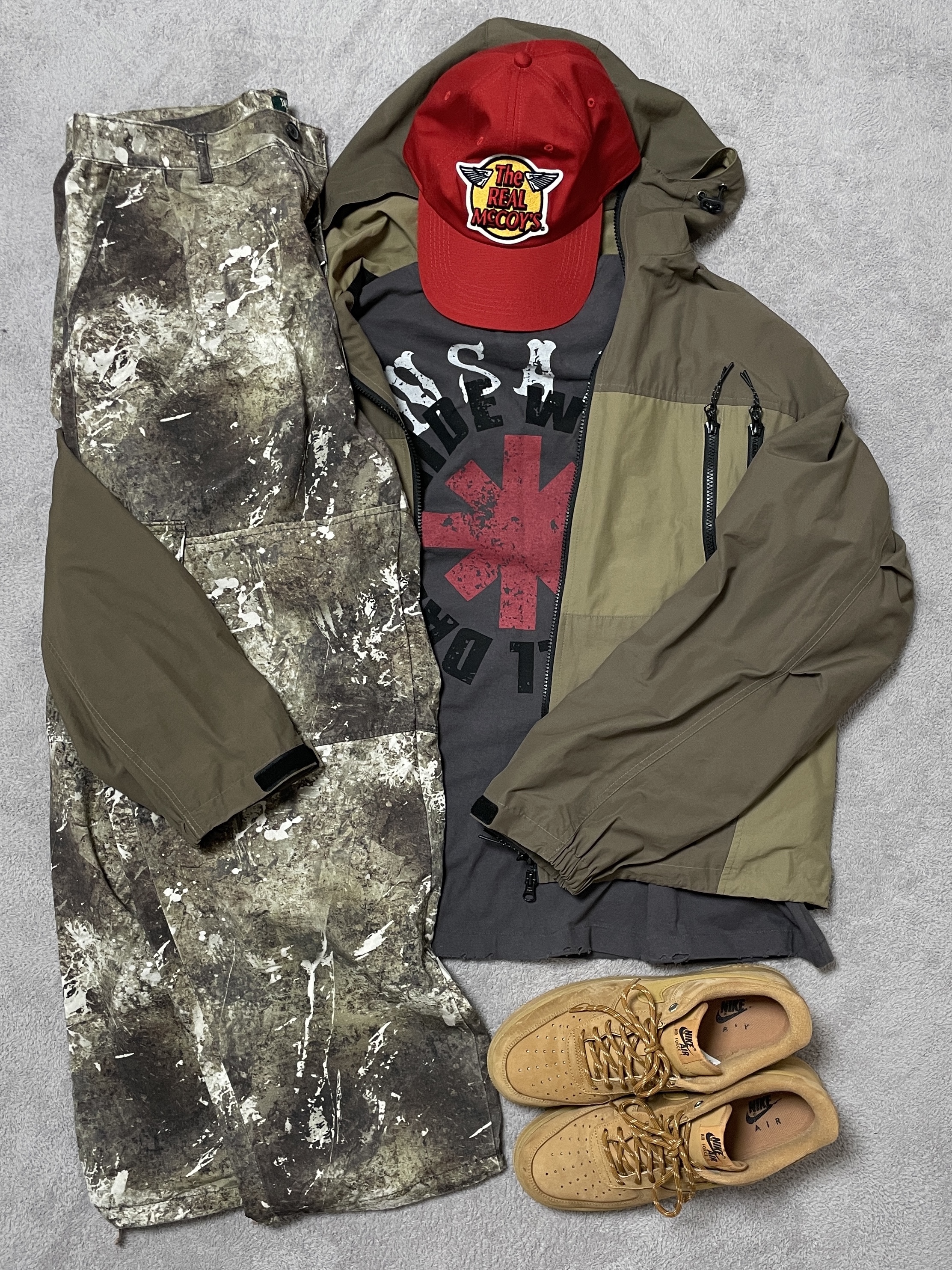 Nike Air Force 1 '07 WB Flax, The Real McCoy's Logo Baseball Cap Red 착용 스타일 - 5