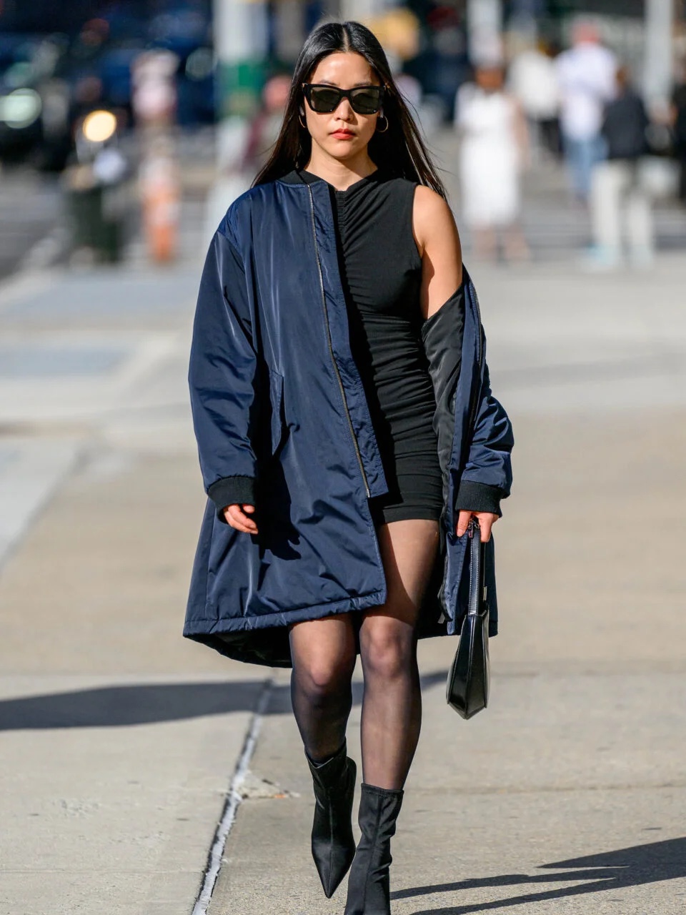 H&M x Mugler Leather Ankle Boots Black, Dr. Martens Jadon Boots Black 착용 스타일 - 5