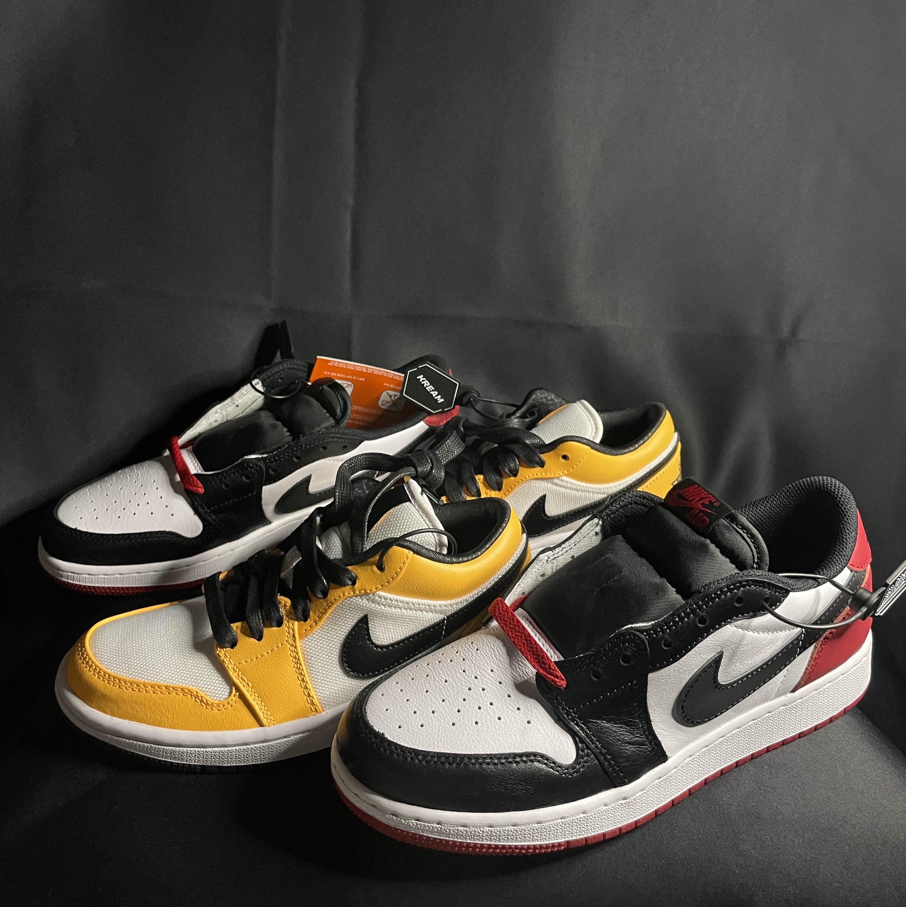 (W) Jordan 1 Low SE Laser Orange, (GS) Jordan 1 Retro Low OG Black Toe 착용 스타일 - 1