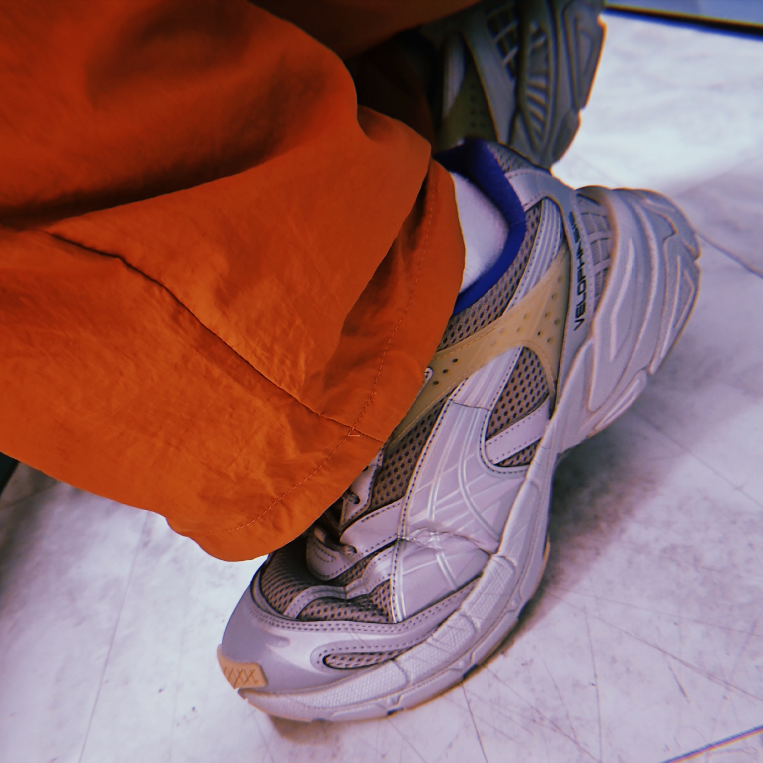 Puma Velophasis Matte Silver Royal Sapphire 착용 스타일 - 1