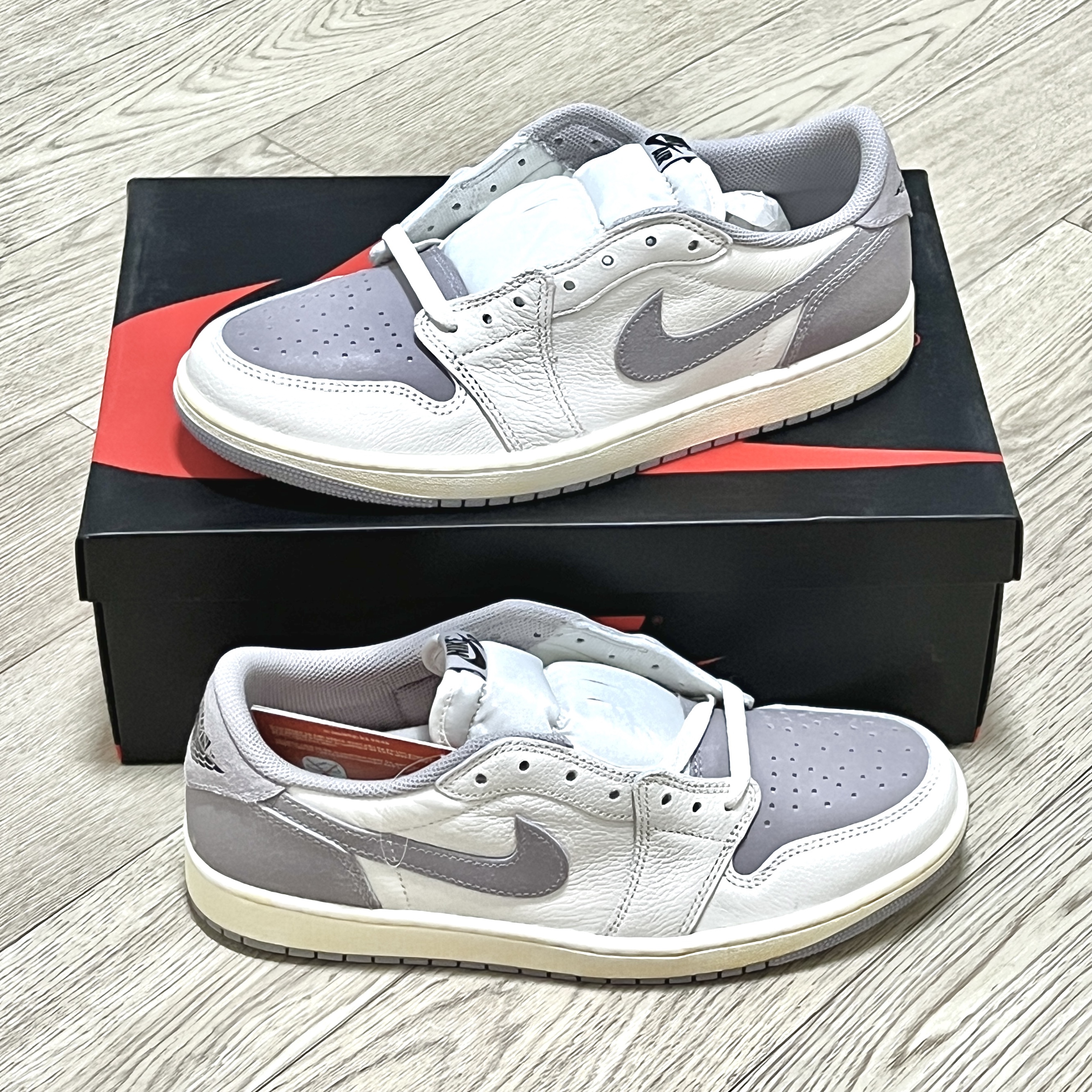 Jordan 1 Retro Low OG Atmosphere Grey 착용 스타일 - 1