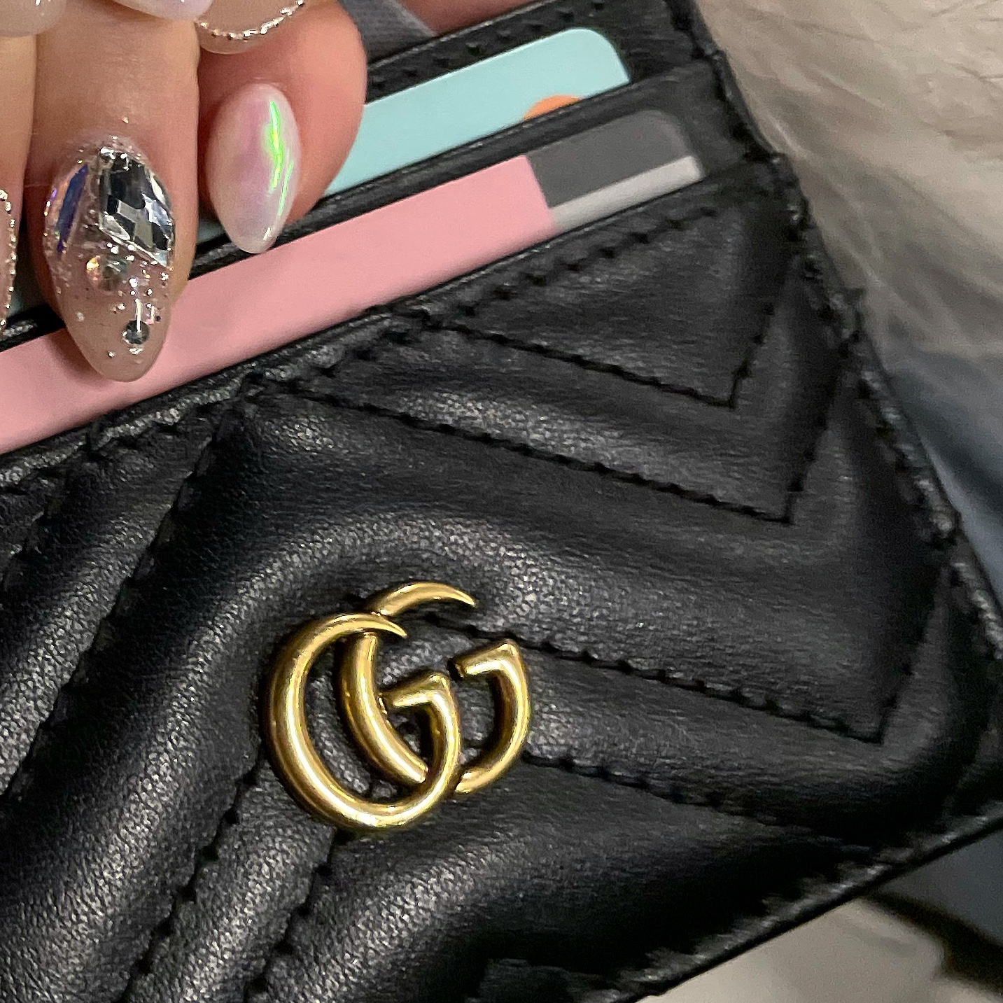 Gucci GG Marmont Card Case Black 착용 스타일 - 2